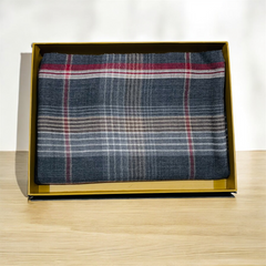 WOMEN WOOLEN STOLE CHECKS