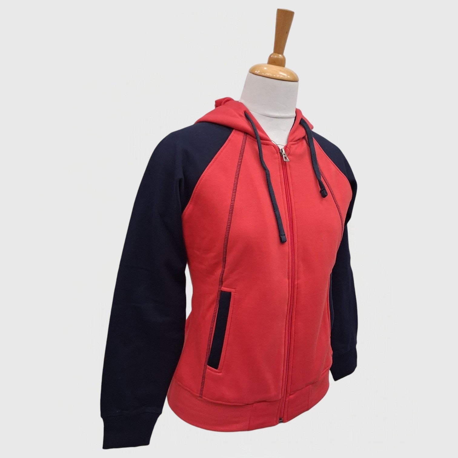 WOMEN'S SWEATSHIRT