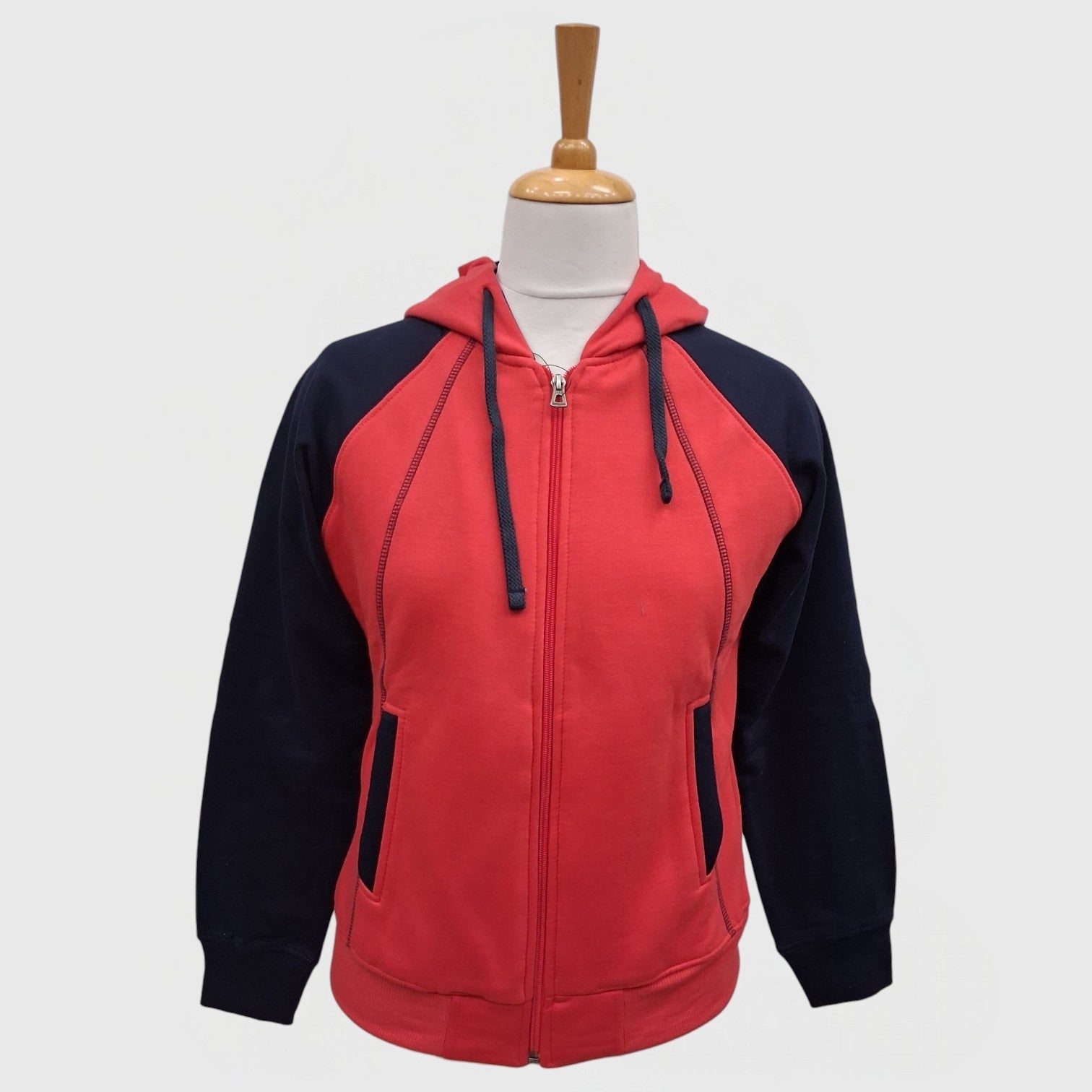 WOMEN'S SWEATSHIRT