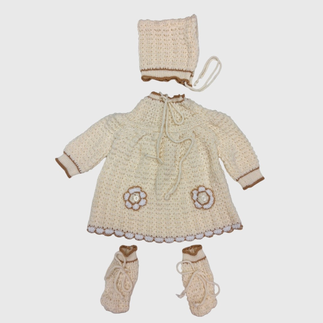 NEW BORN HAND MADE WOOLEN SET