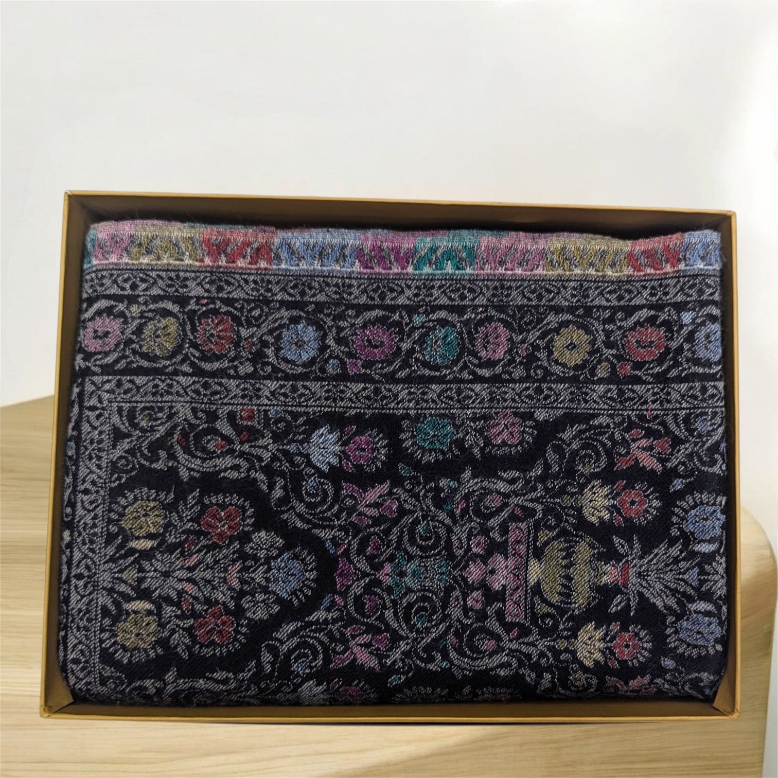 WOMEN'S PURE WOOL SHAWL