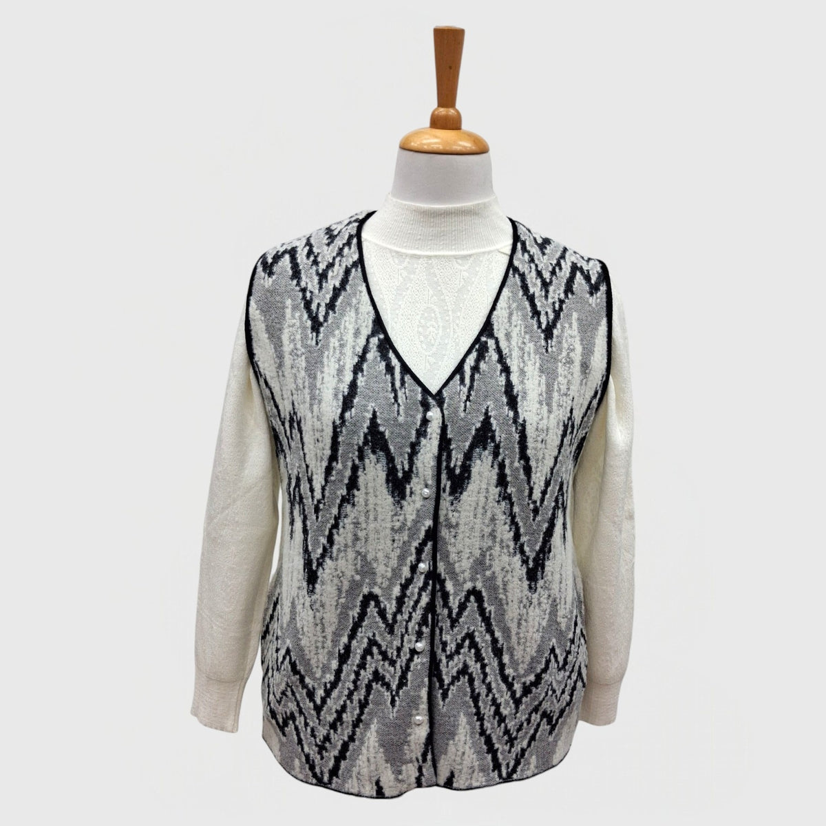 WOMEN'S SLEEVELESS CARDIGAN