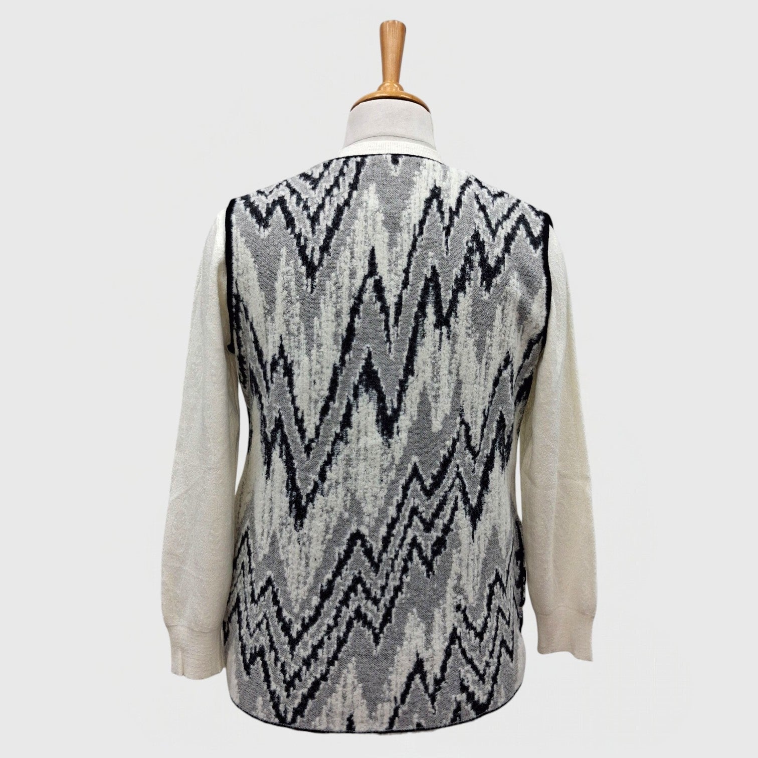 WOMEN'S SLEEVELESS CARDIGAN