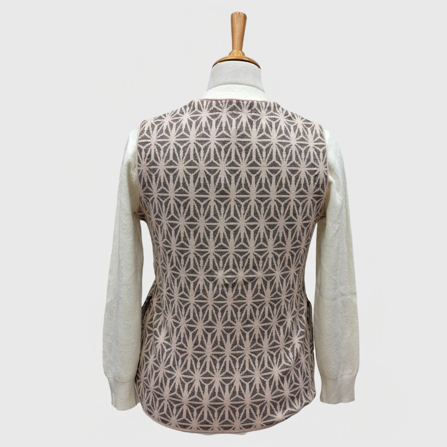WOMEN'S SLEEVELESS CARDIGAN