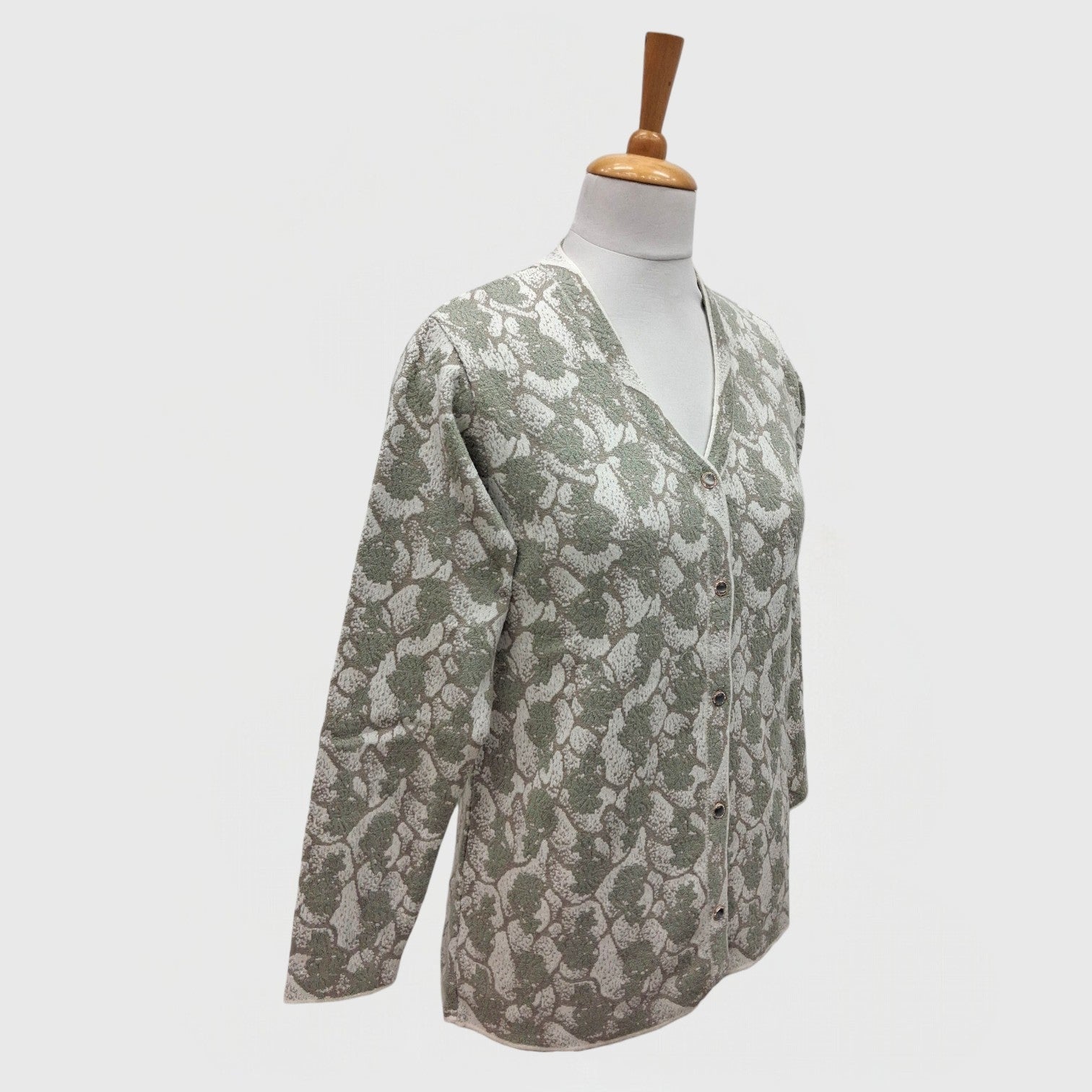WOMEN'S V NECK CARDIGAN