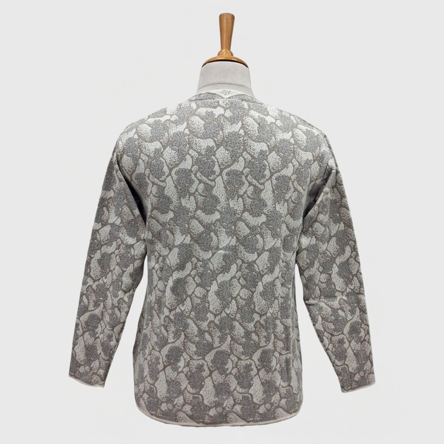 WOMEN'S V NECK CARDIGAN