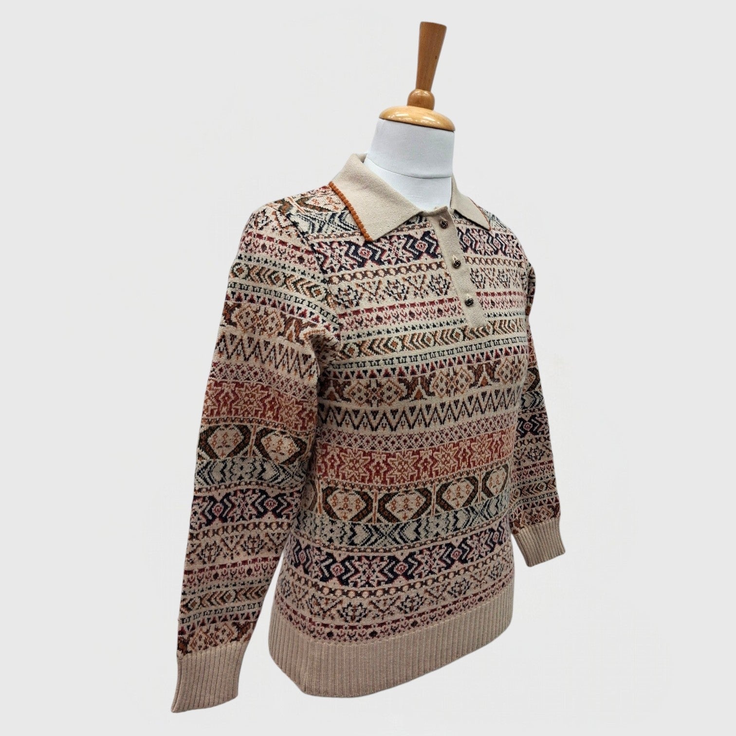 WOMEN PULLOVER COLLAR WITH BUTTON