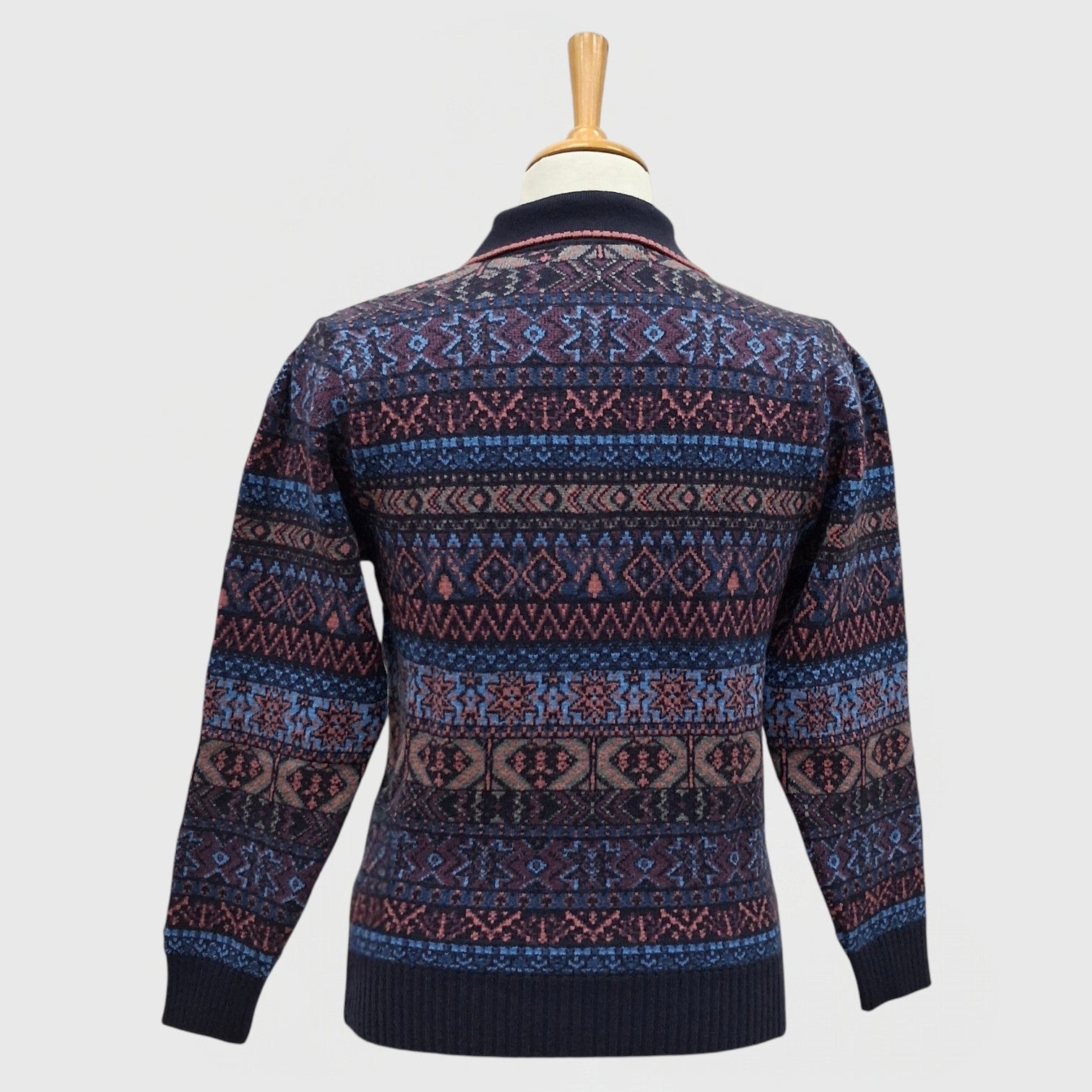 WOMEN PULLOVER COLLAR WITH BUTTON