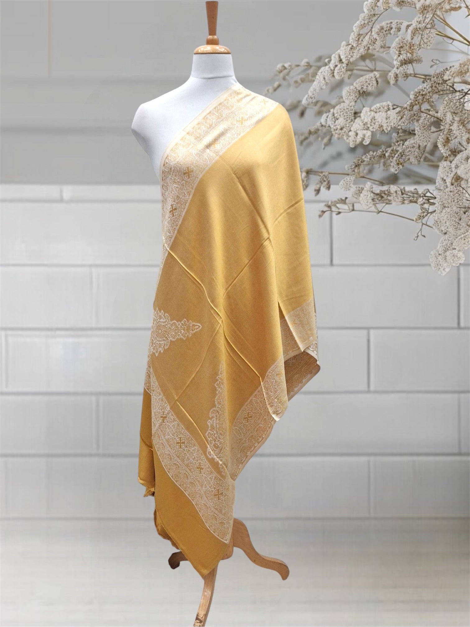WOMEN'S WOOLEN STOLE