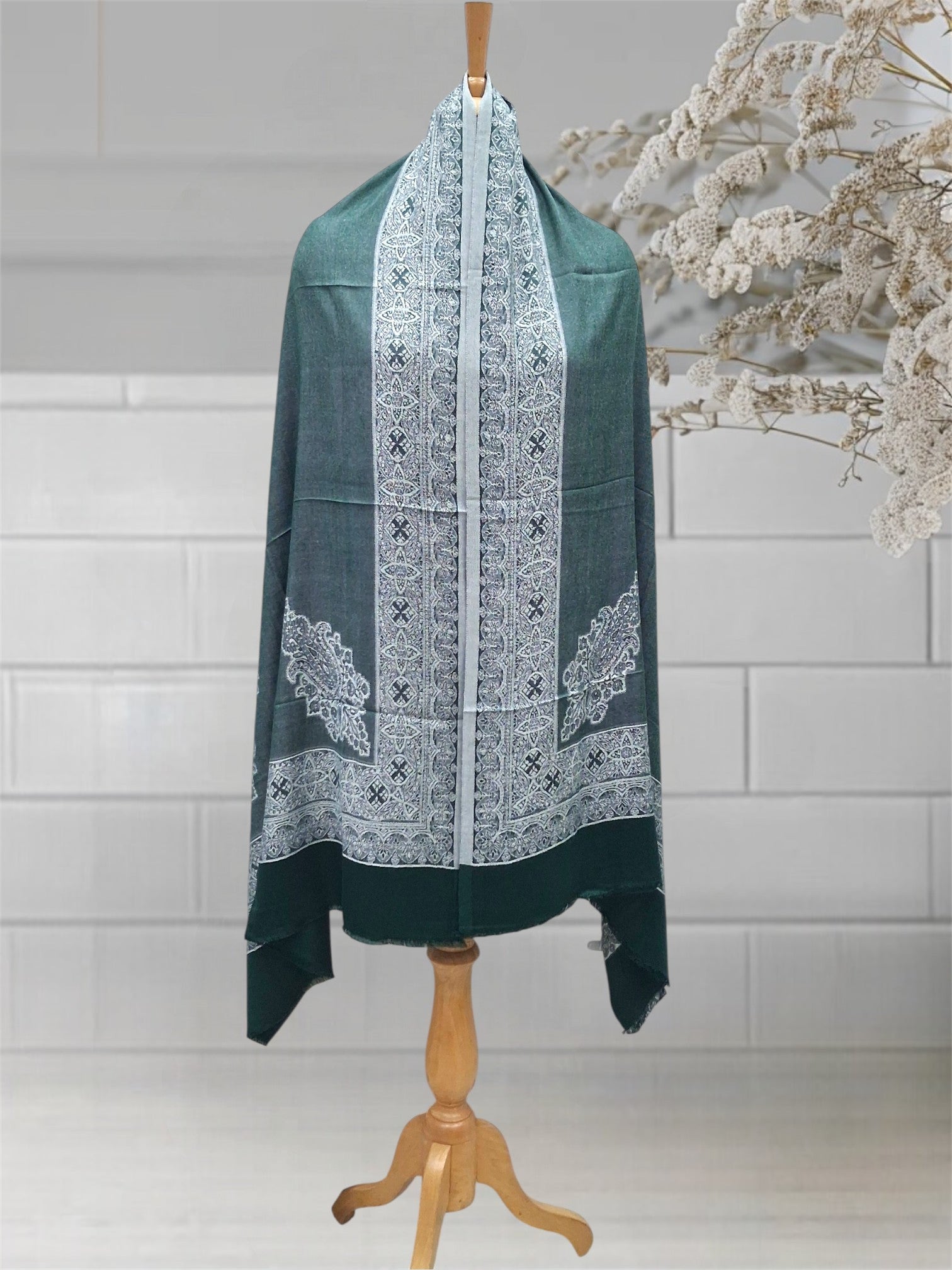 WOMEN'S WOOLEN STOLE