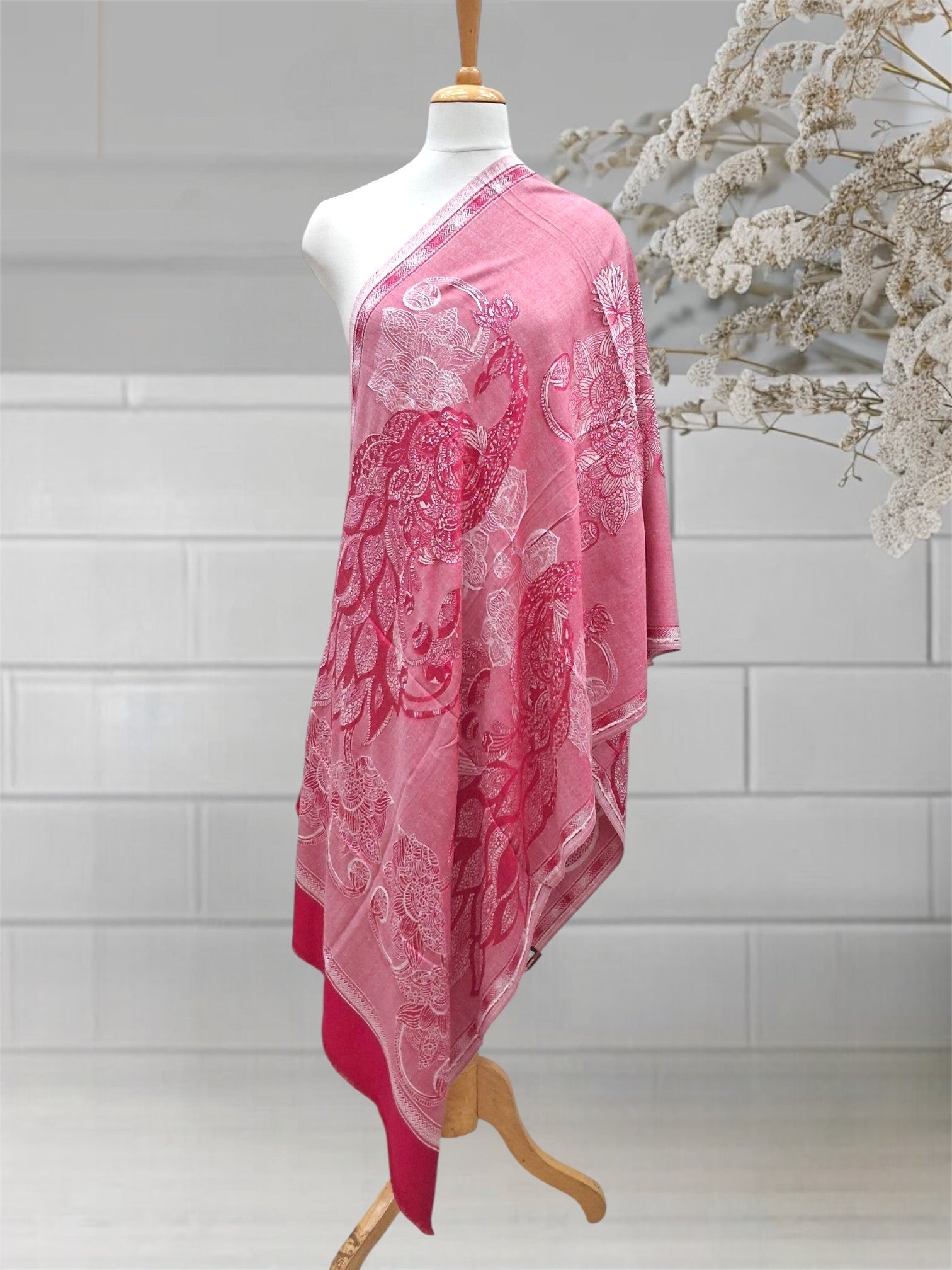 WOMEN'S WOOLEN STOLE