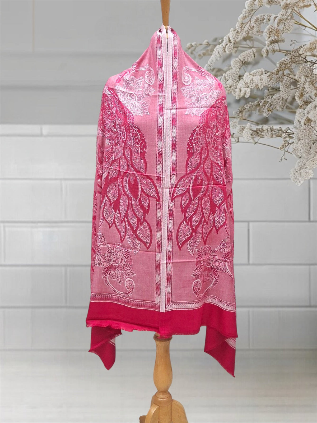 WOMEN'S WOOLEN STOLE