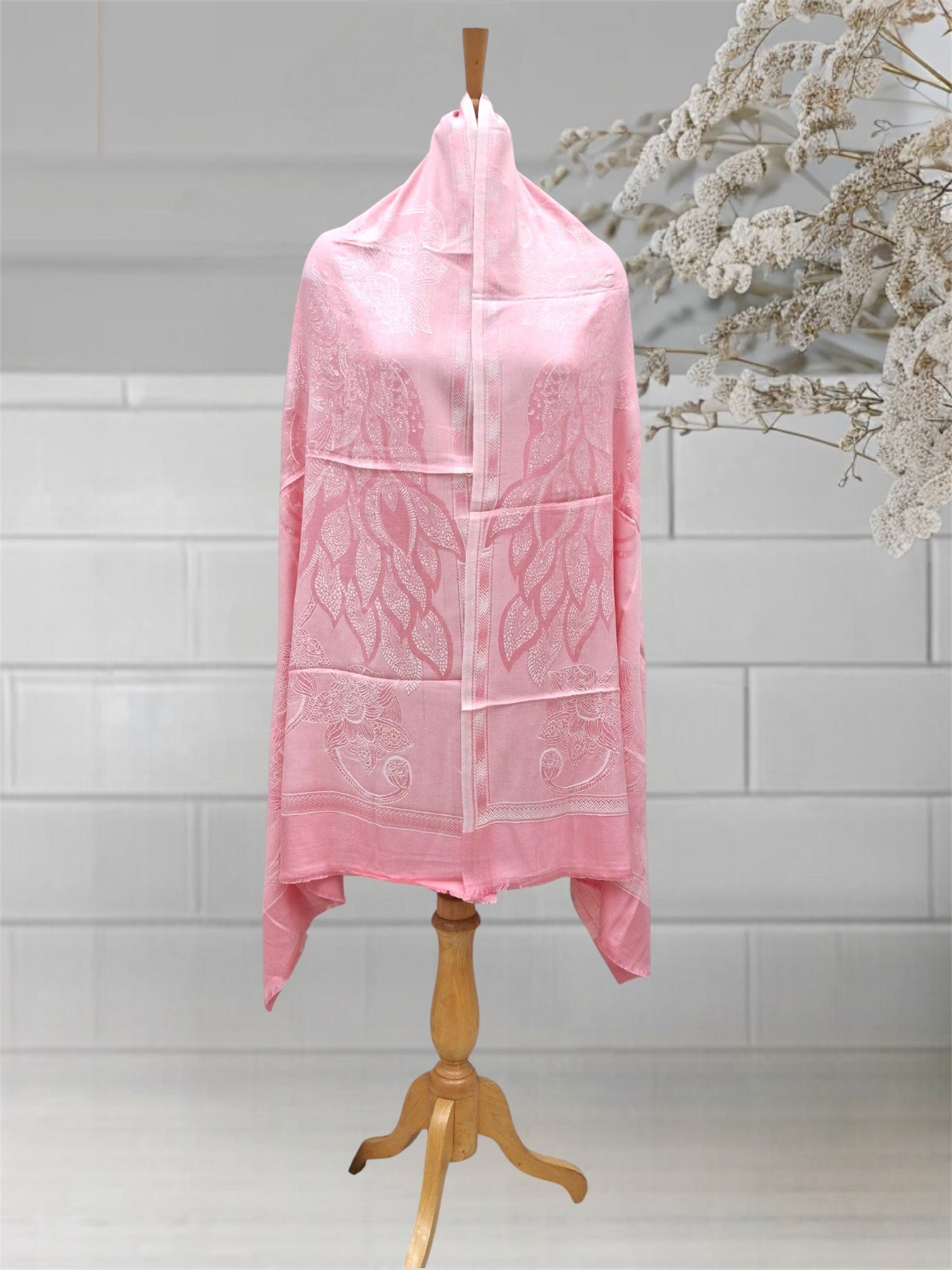 WOMEN'S WOOLEN STOLE