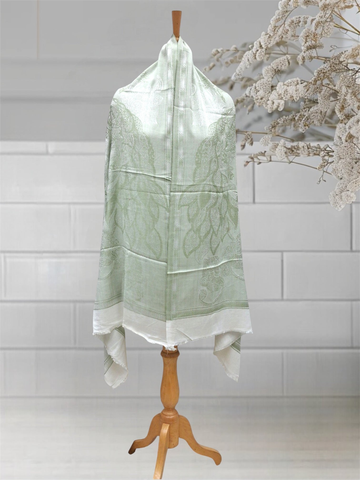 WOMEN'S WOOLEN STOLE