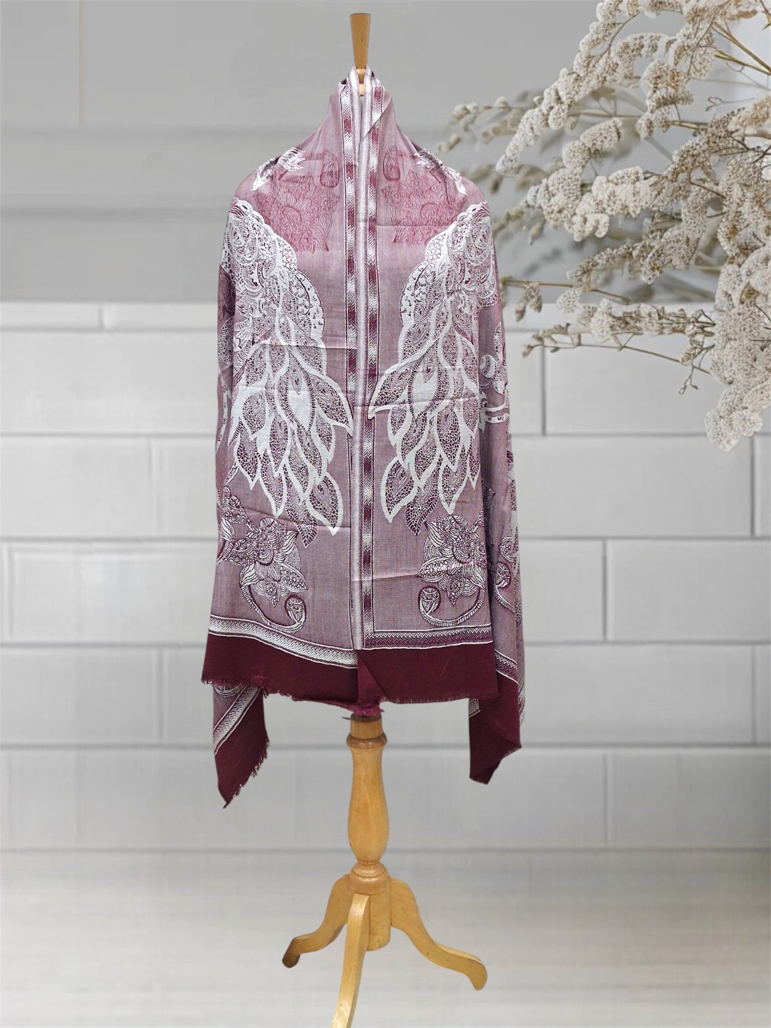 WOMEN'S WOOLEN STOLE