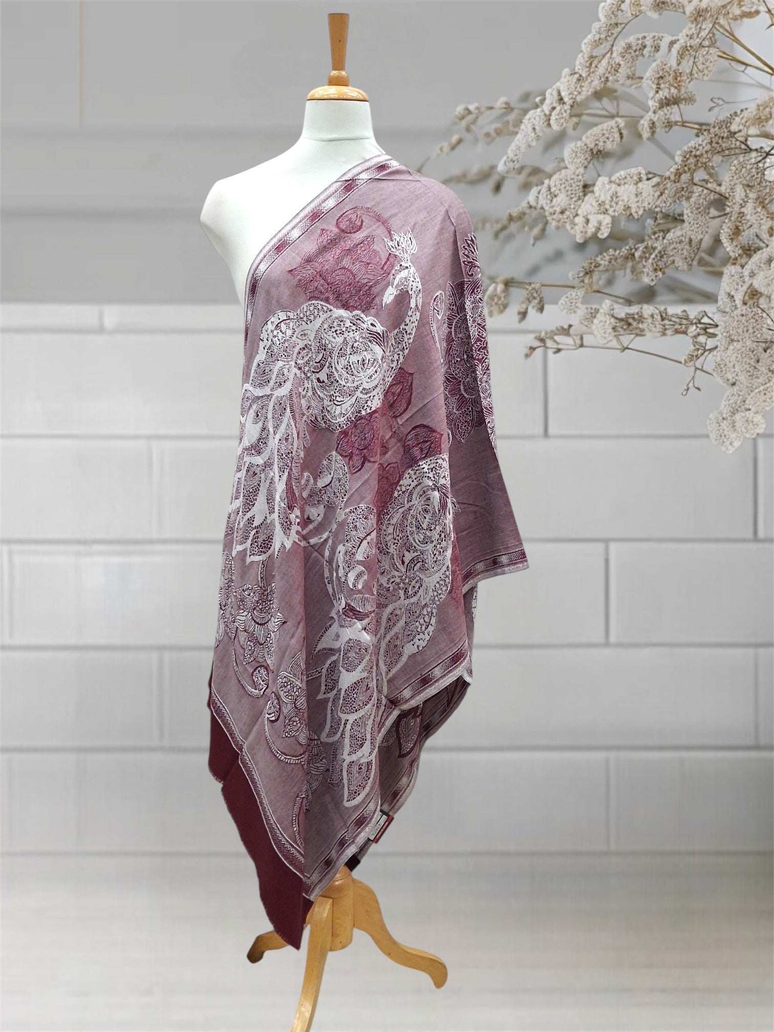 WOMEN'S WOOLEN STOLE
