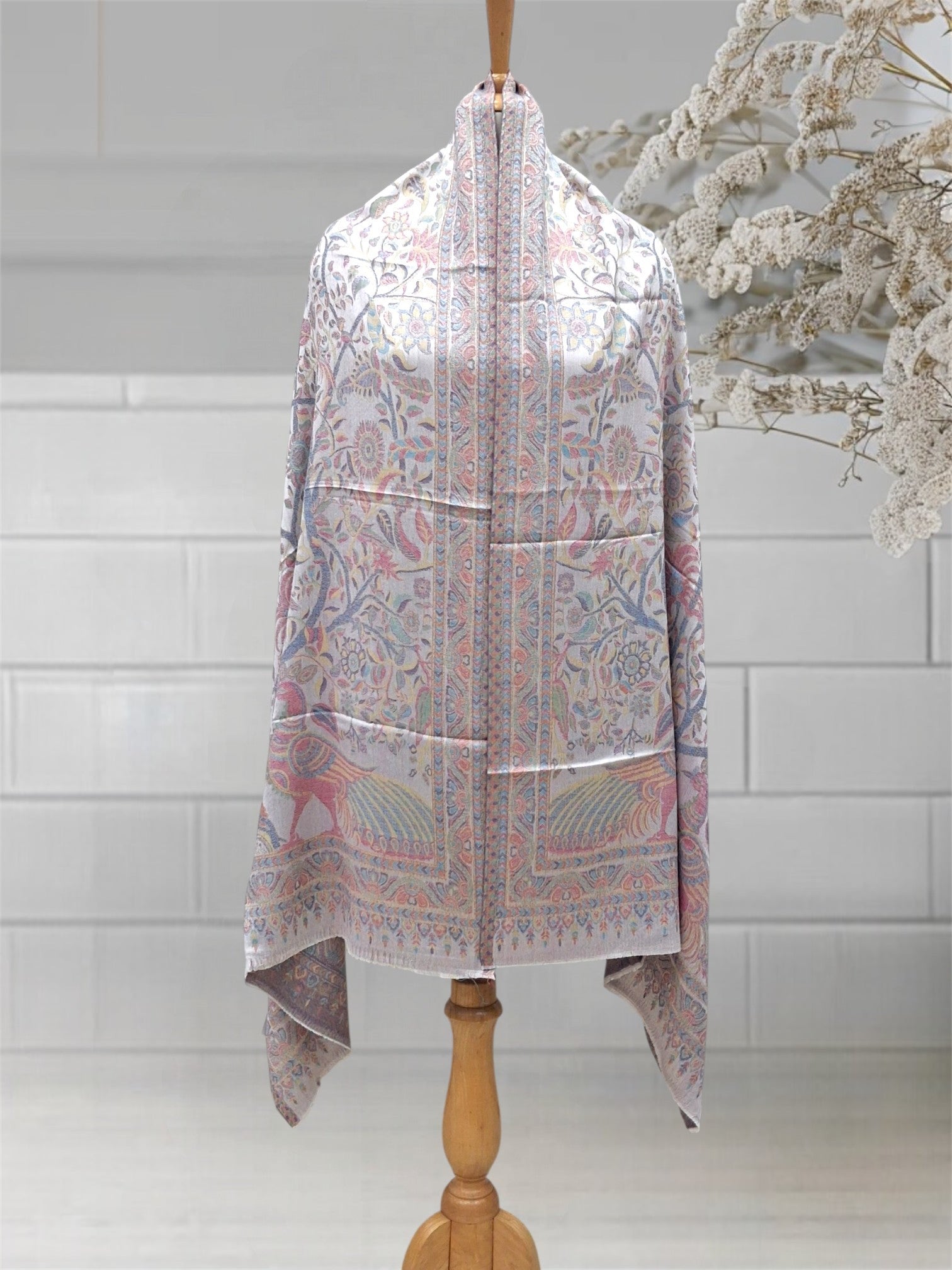 WOMEN'S WOOLEN STOLE