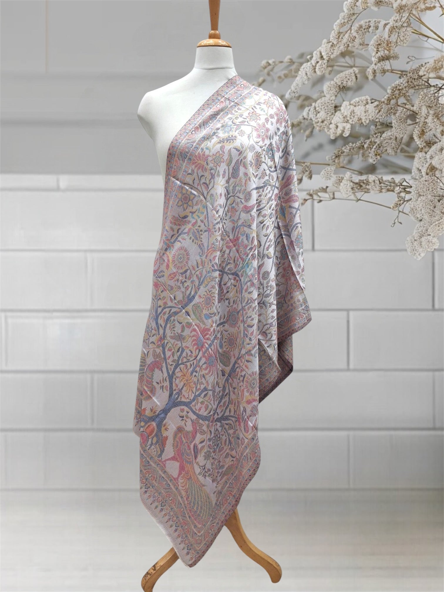 WOMEN'S WOOLEN STOLE