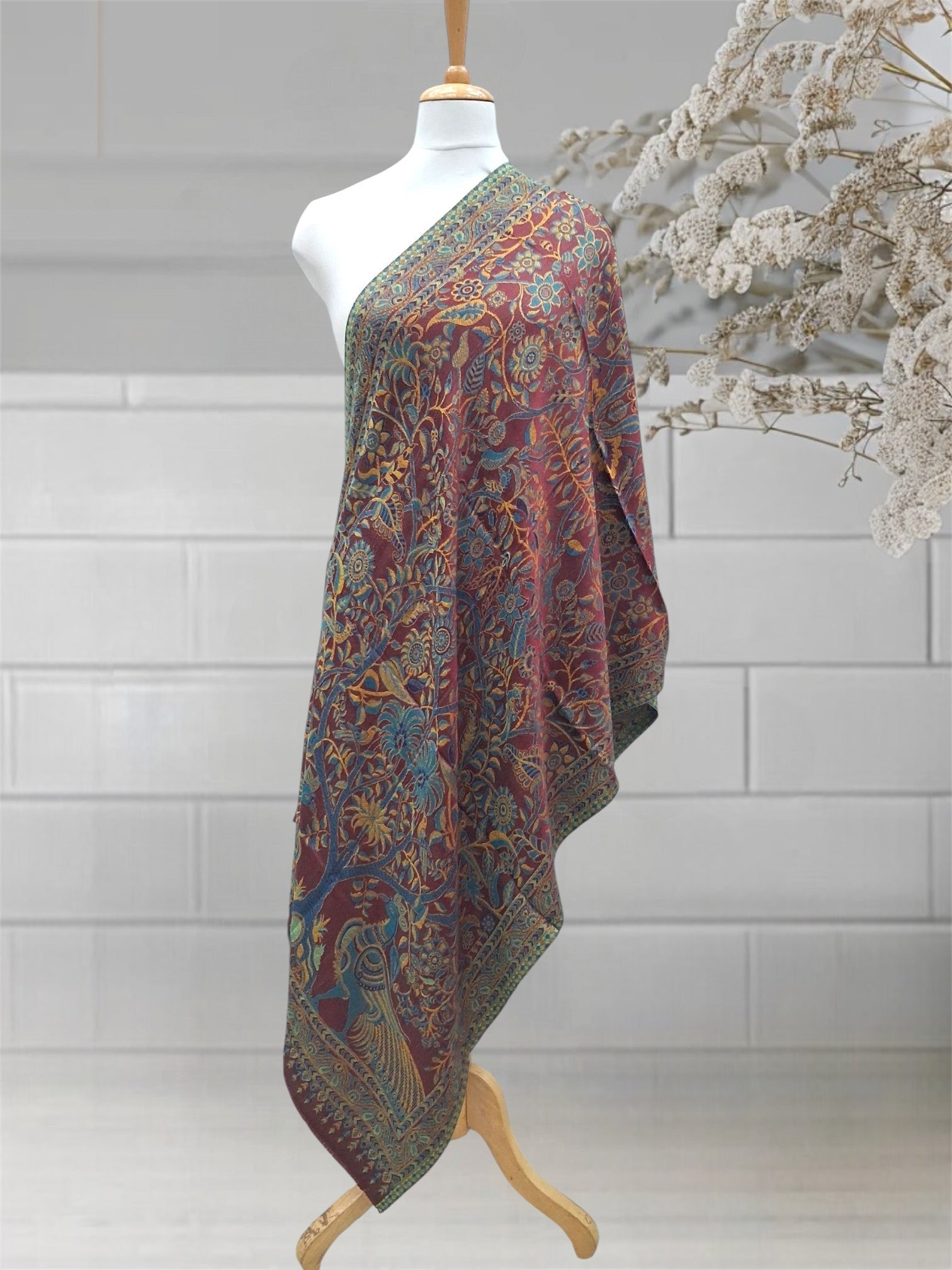 WOMEN'S WOOLEN STOLE
