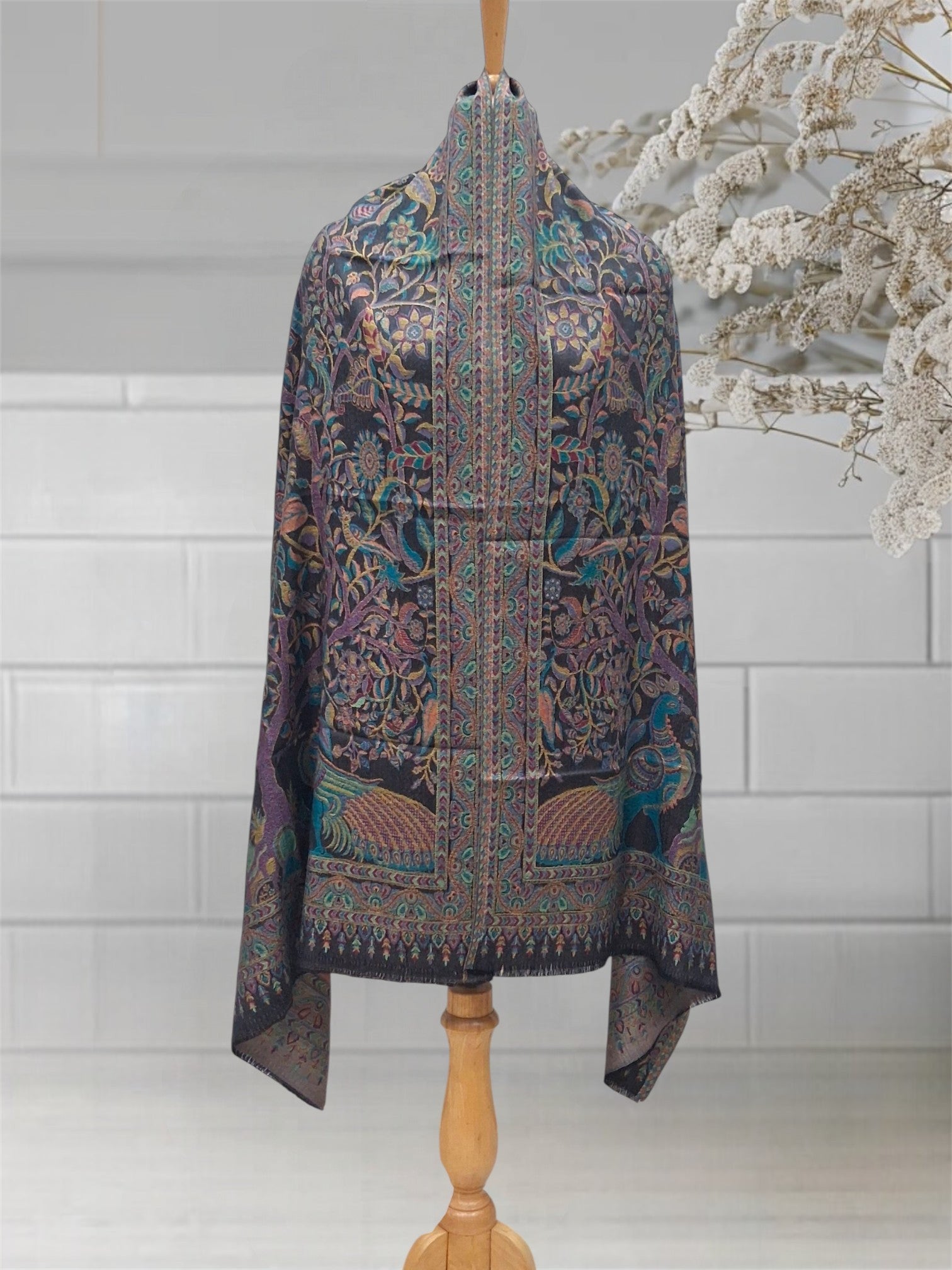 WOMEN'S WOOLEN STOLE