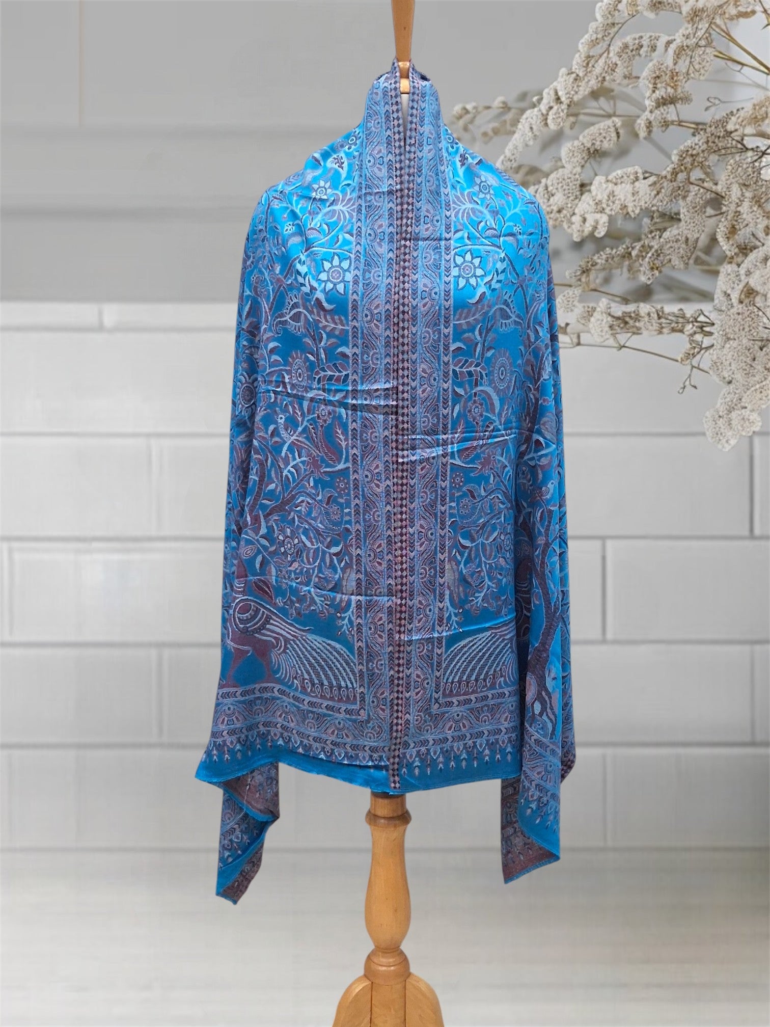 WOMEN'S WOOLEN STOLE