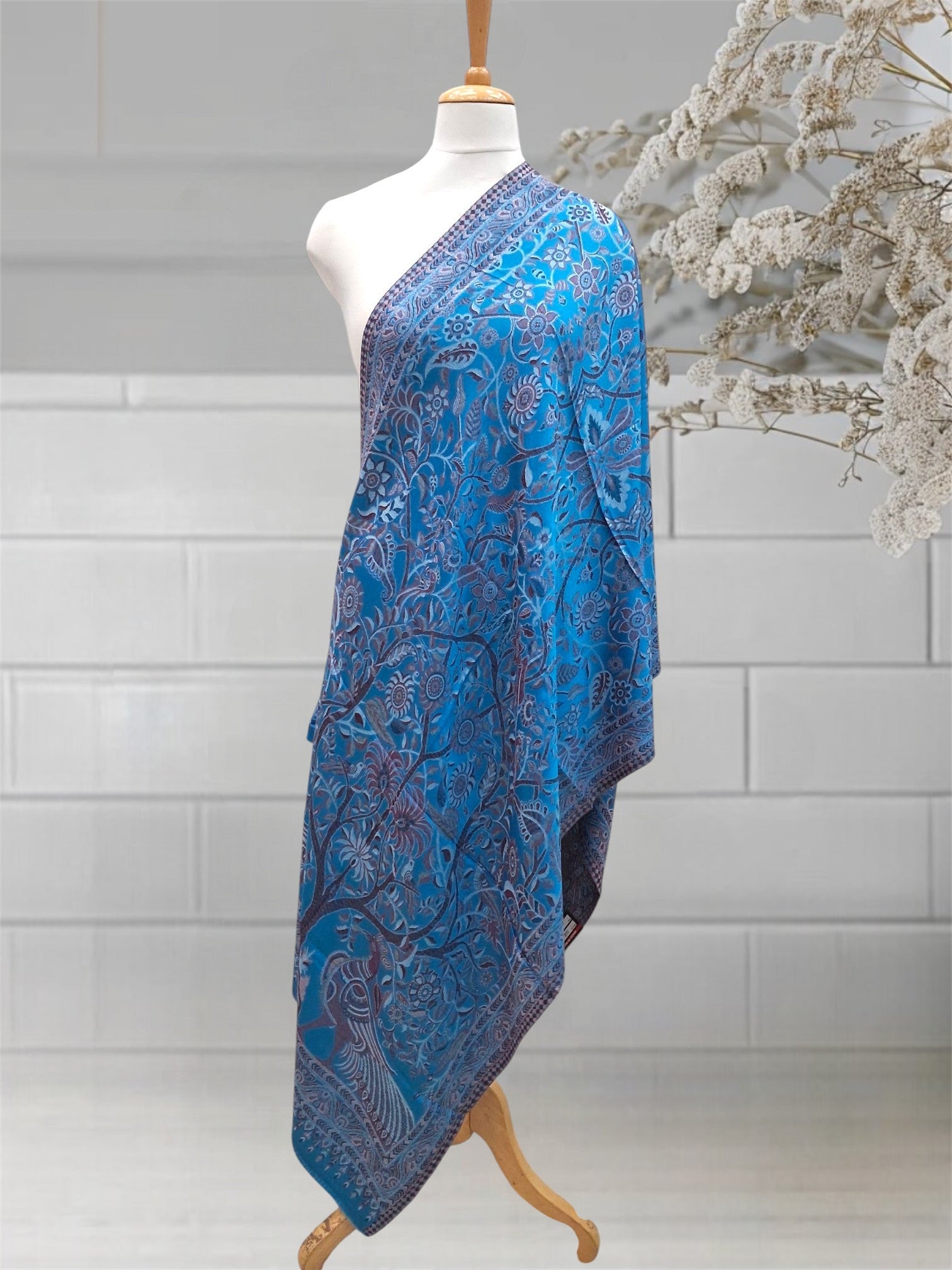 WOMEN'S WOOLEN STOLE