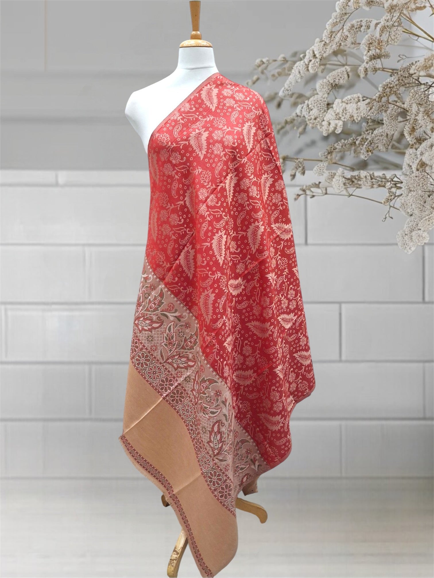 WOMEN'S WOOLEN STOLE