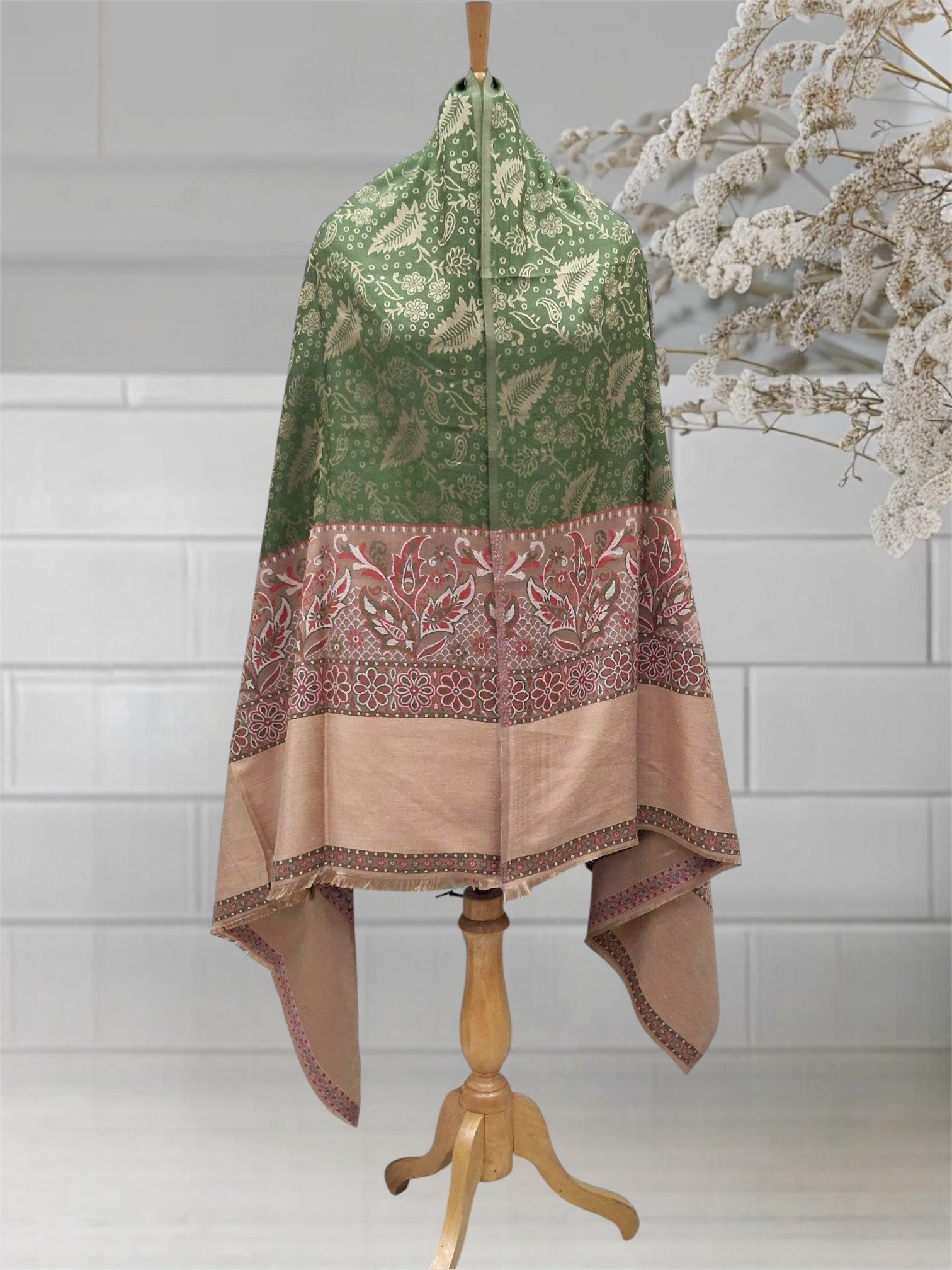 WOMEN'S WOOLEN STOLE