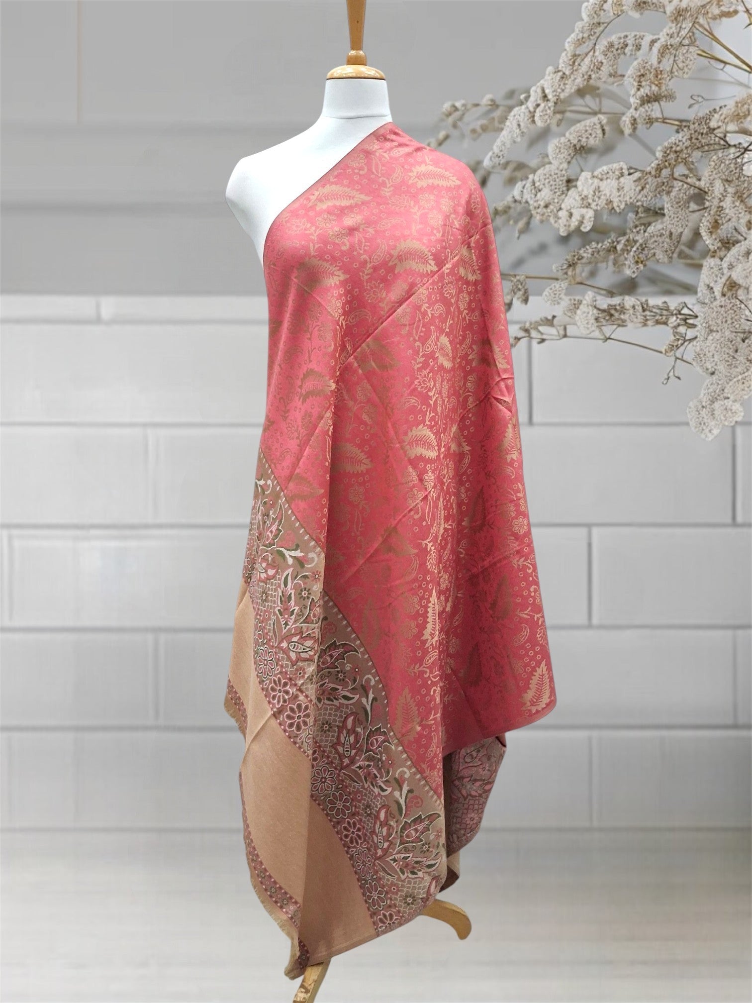 WOMEN'S WOOLEN STOLE