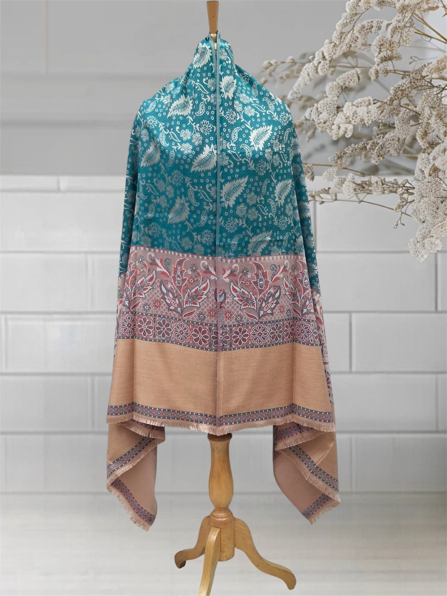 WOMEN'S WOOLEN STOLE