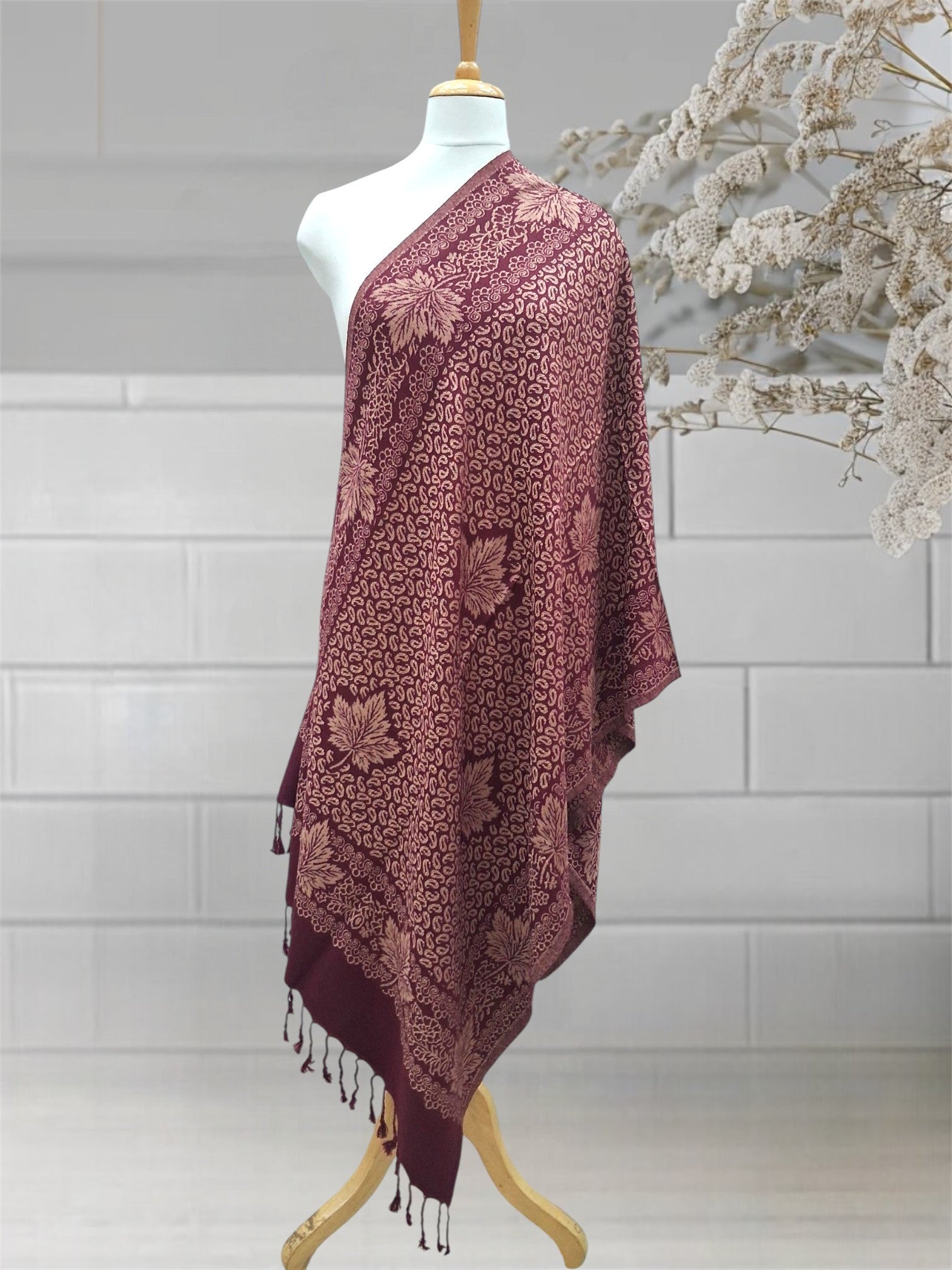 WOMEN'S WOOLEN STOLE