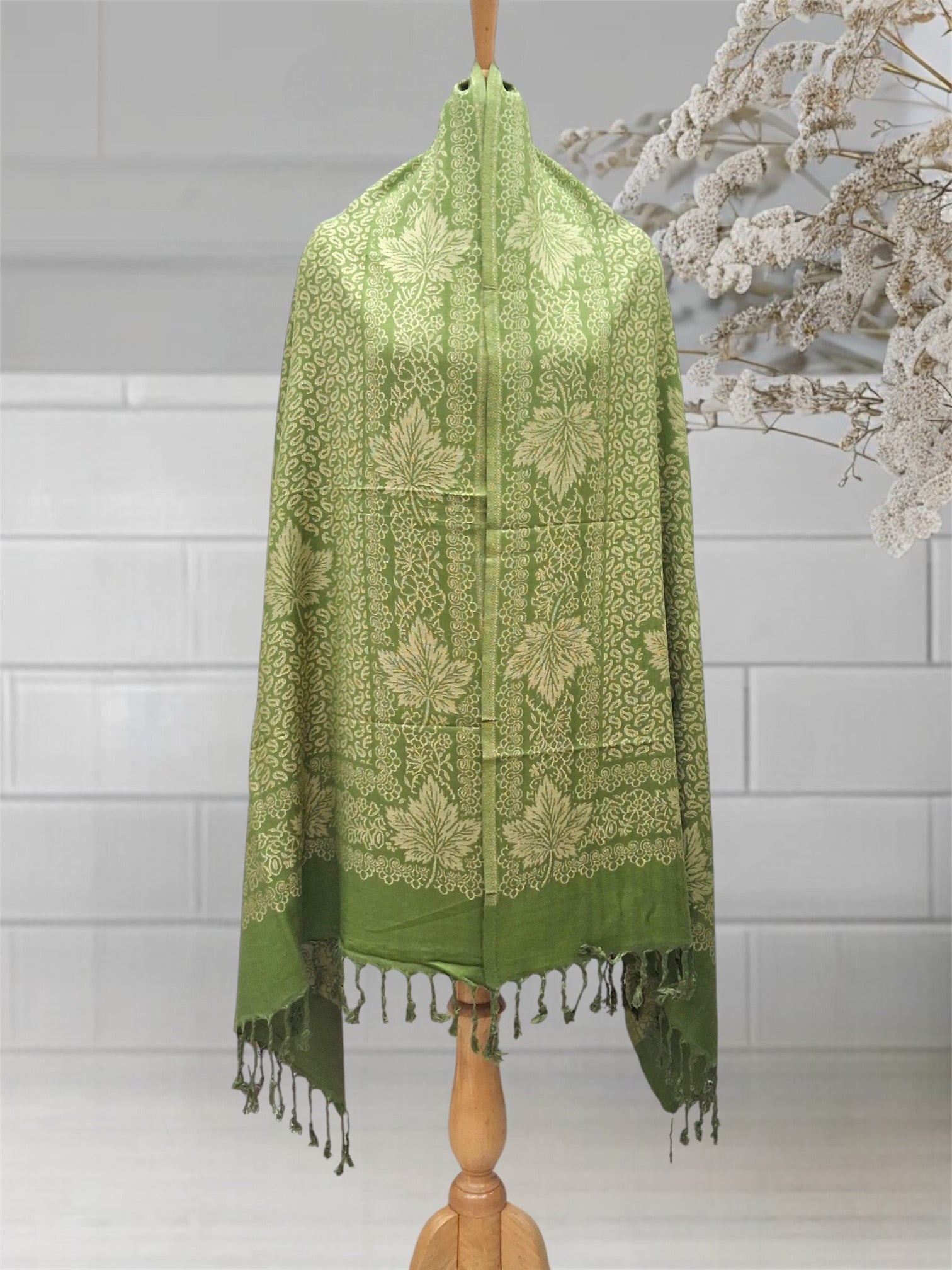 WOMEN'S WOOLEN STOLE