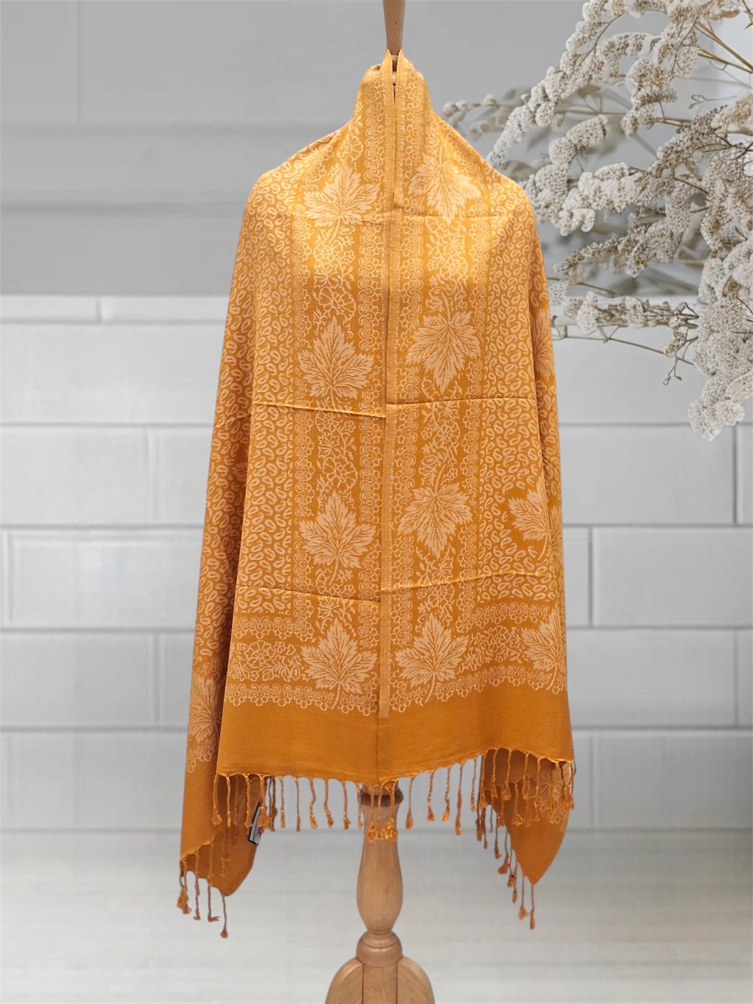 WOMEN'S WOOLEN STOLE