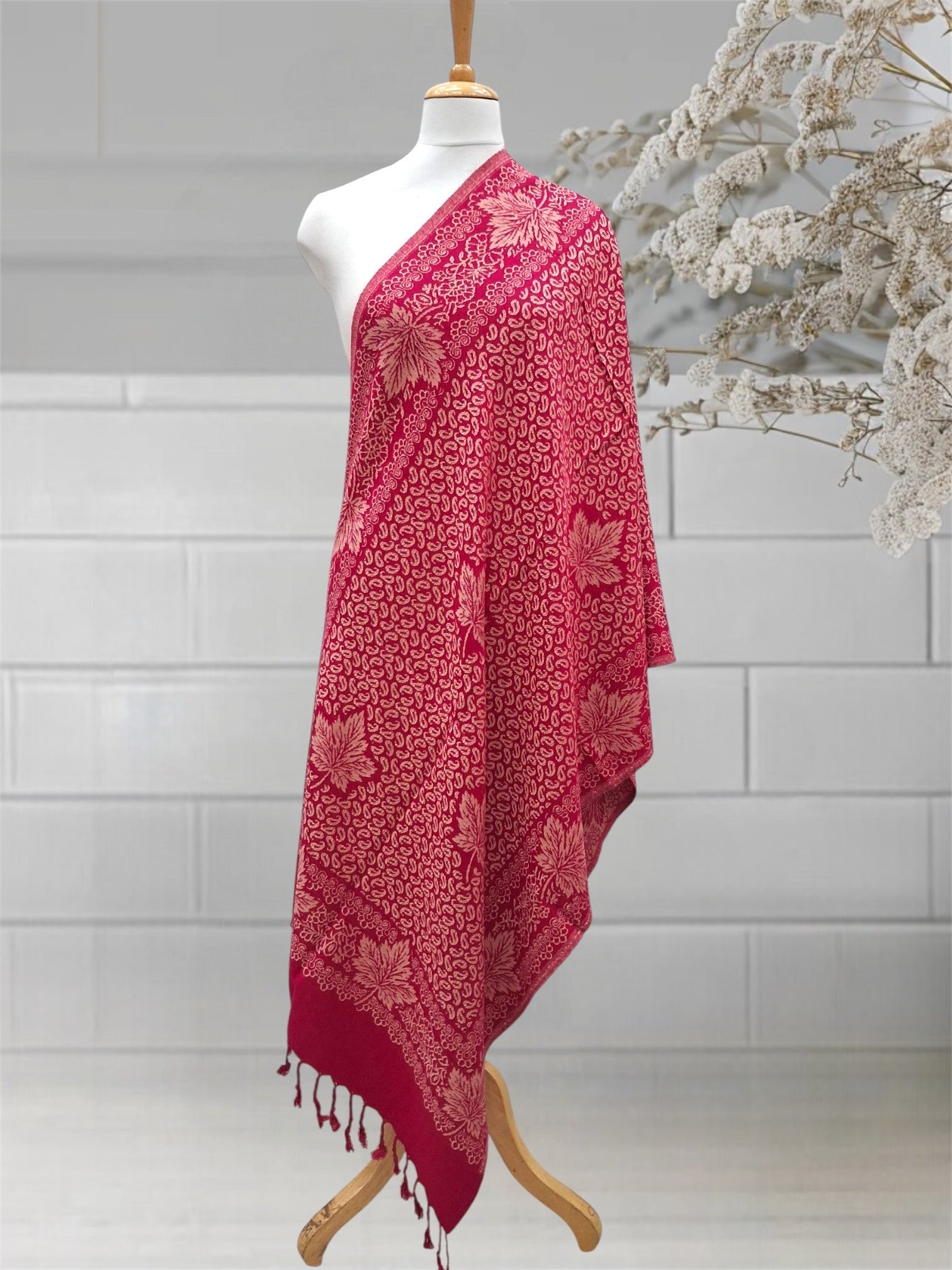 WOMEN'S WOOLEN STOLE