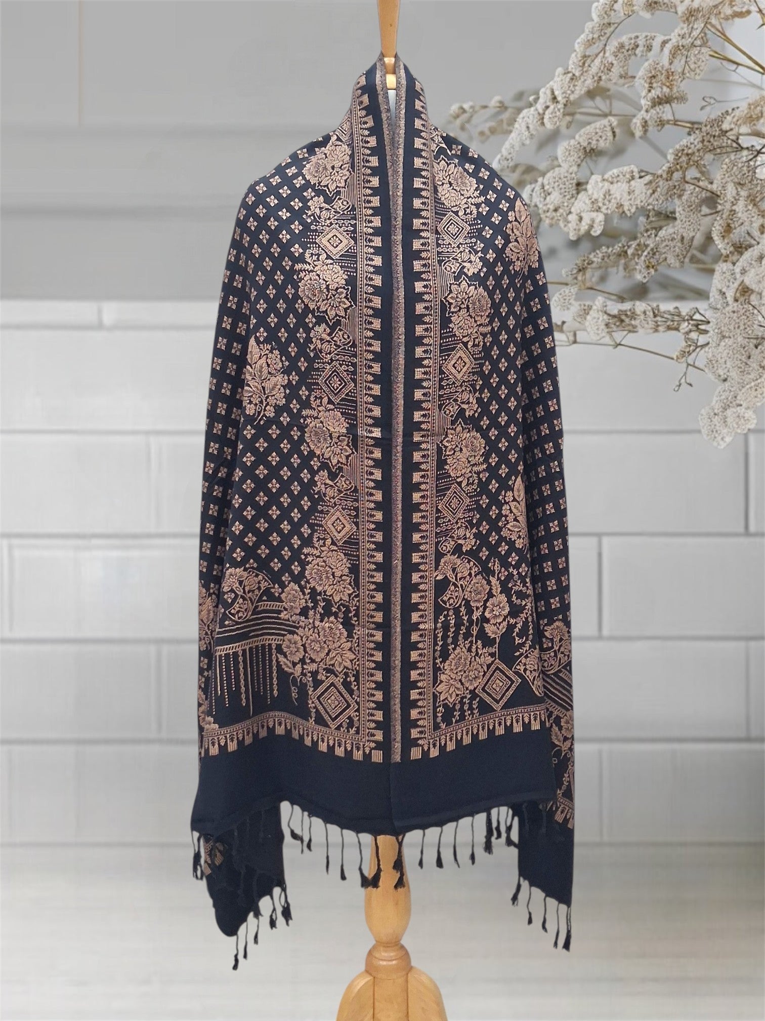 WOMEN'S WOOLEN STOLE