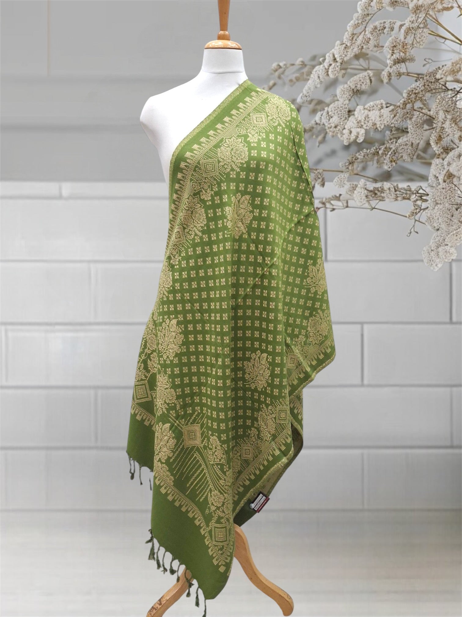 WOMEN'S WOOLEN STOLE