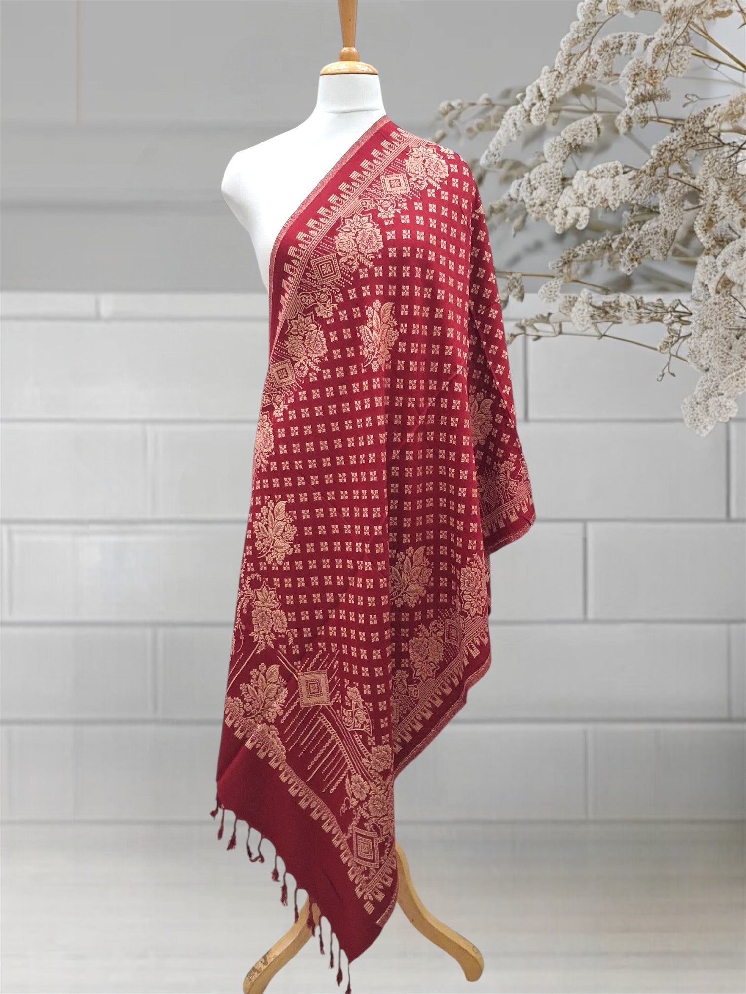WOMEN'S WOOLEN STOLE