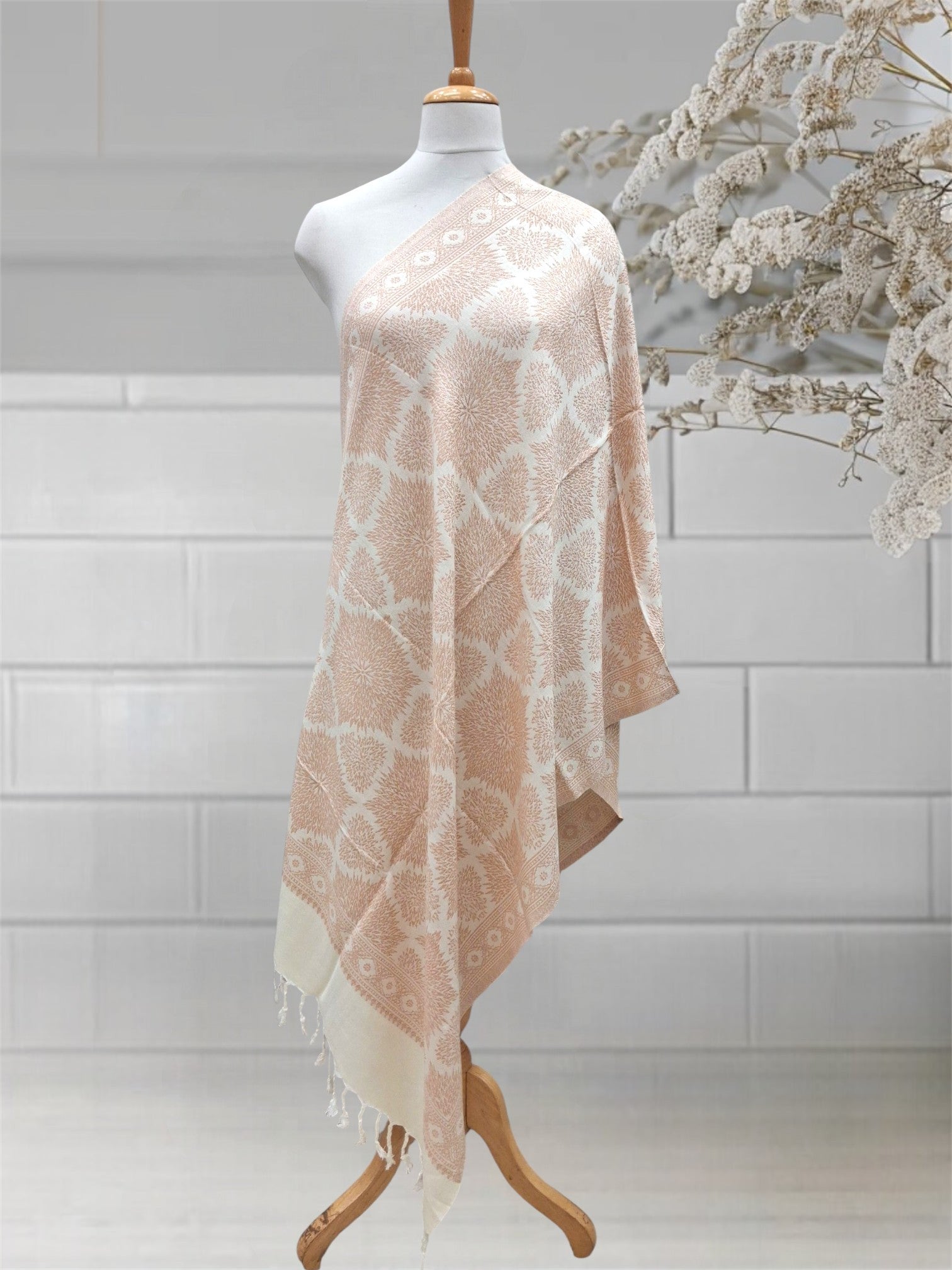 WOMEN'S WOOLEN STOLE