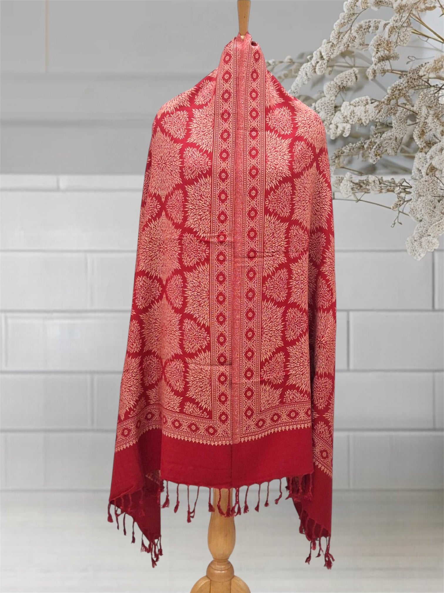 WOMEN'S WOOLEN STOLE