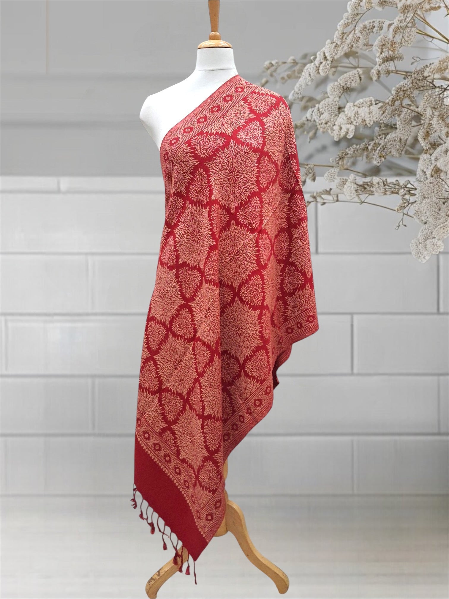 WOMEN'S WOOLEN STOLE