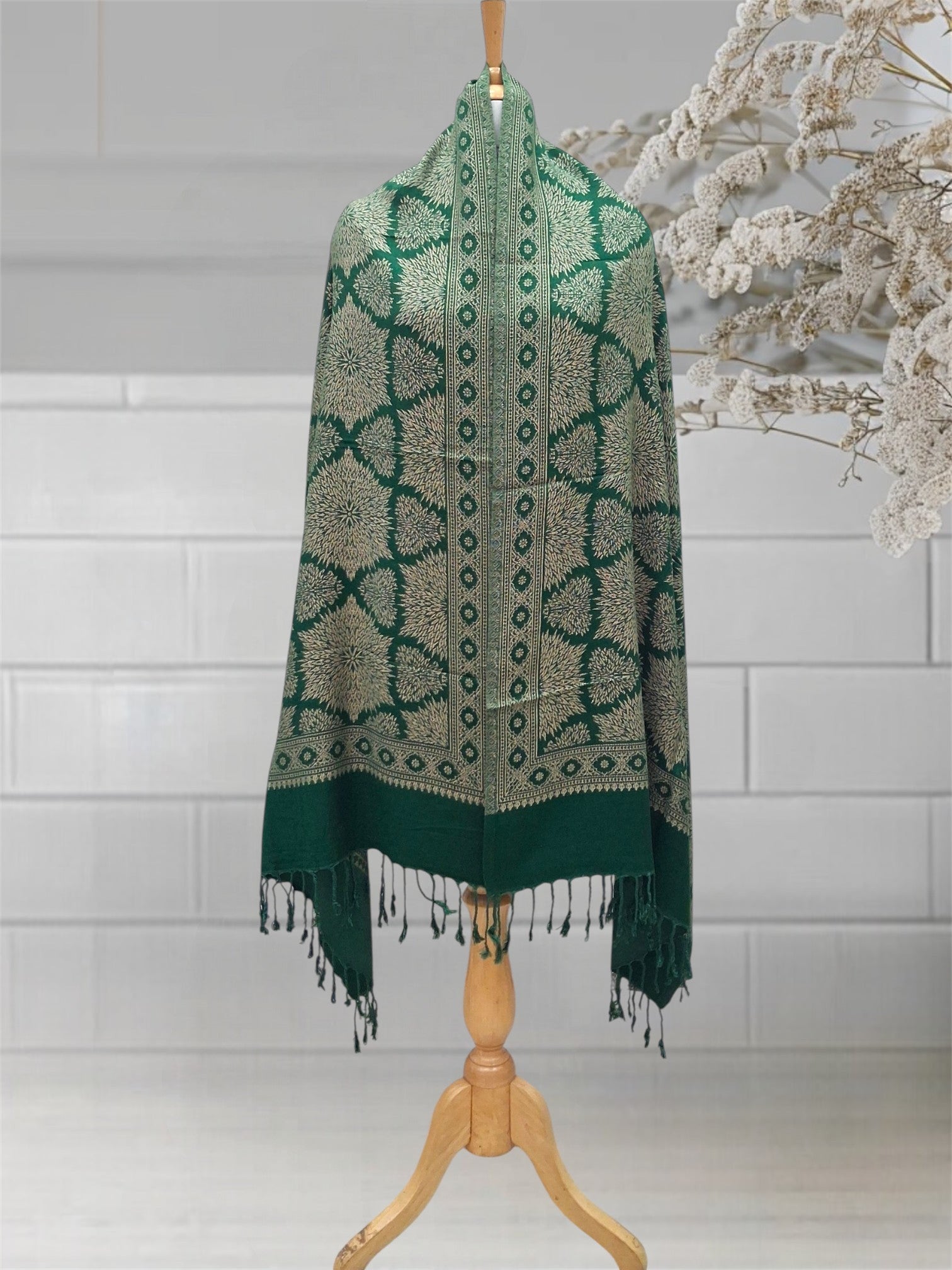 WOMEN'S WOOLEN STOLE