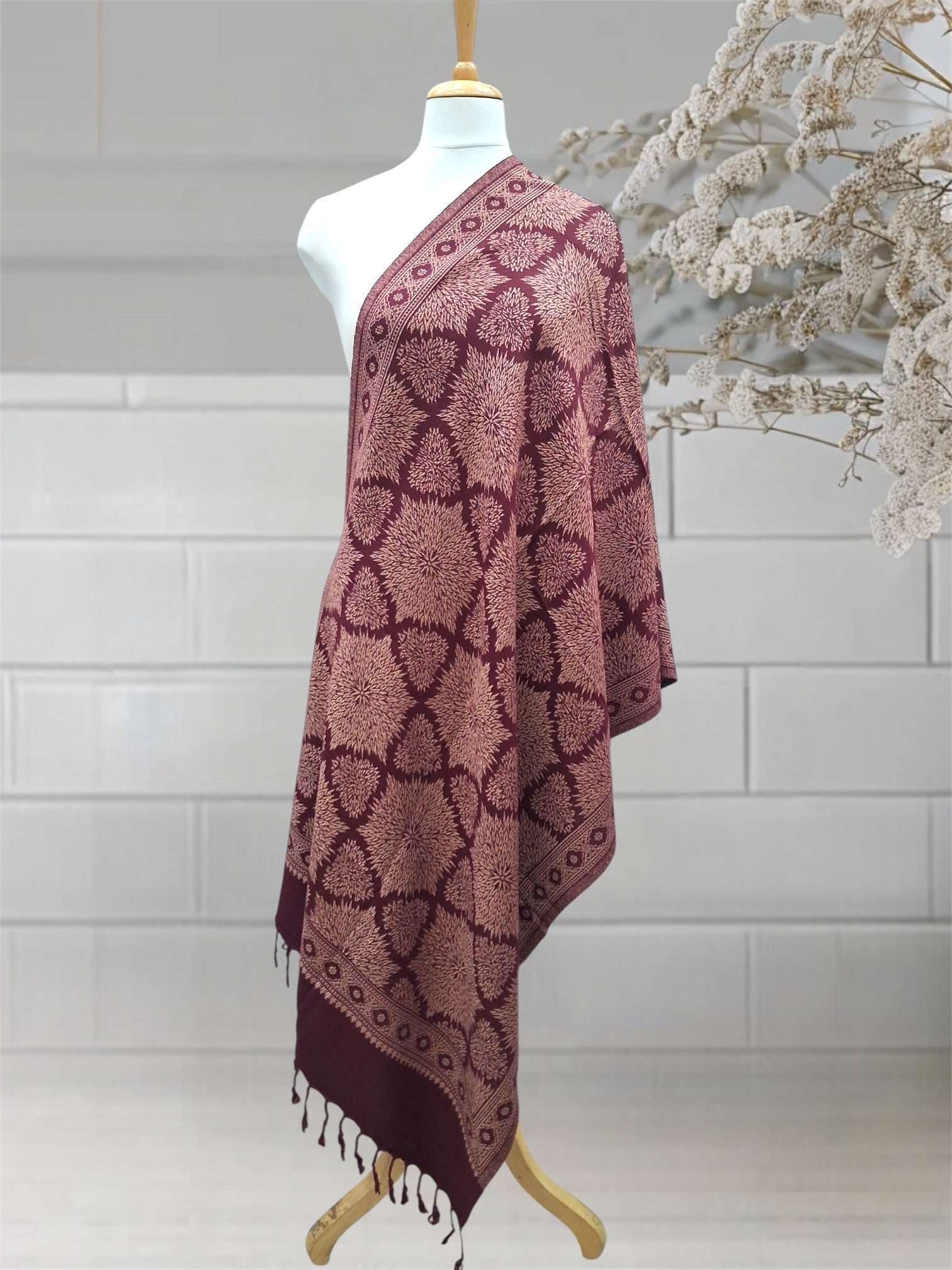 WOMEN'S WOOLEN STOLE