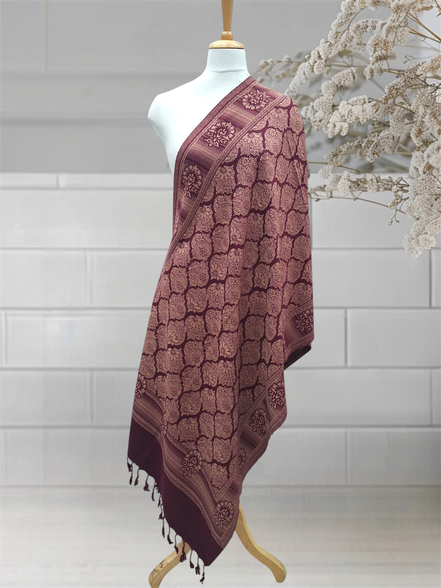 WOMEN'S WOOLEN STOLE