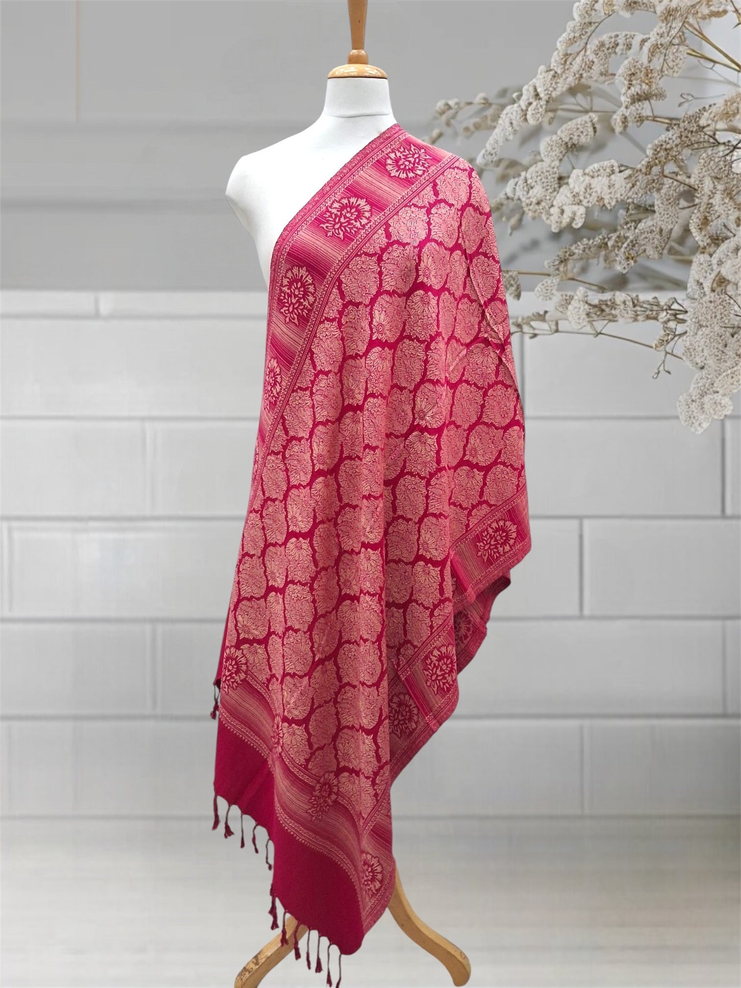 WOMEN'S WOOLEN STOLE