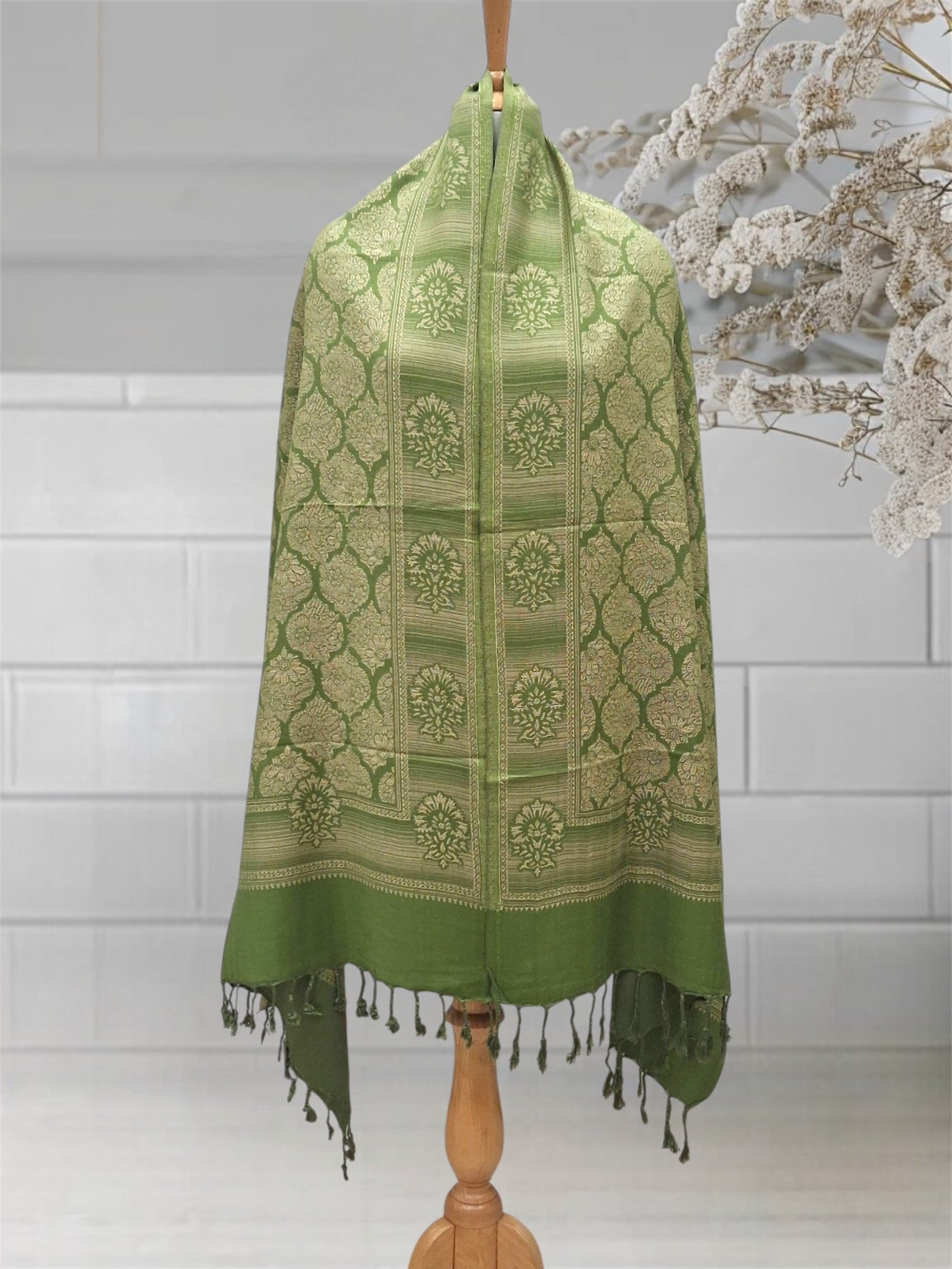 WOMEN'S WOOLEN STOLE