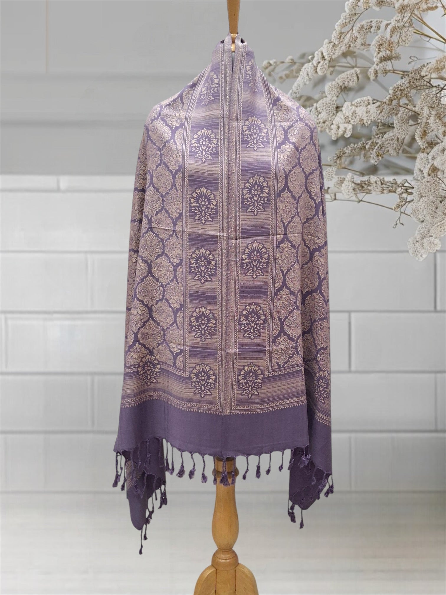 WOMEN'S WOOLEN STOLE