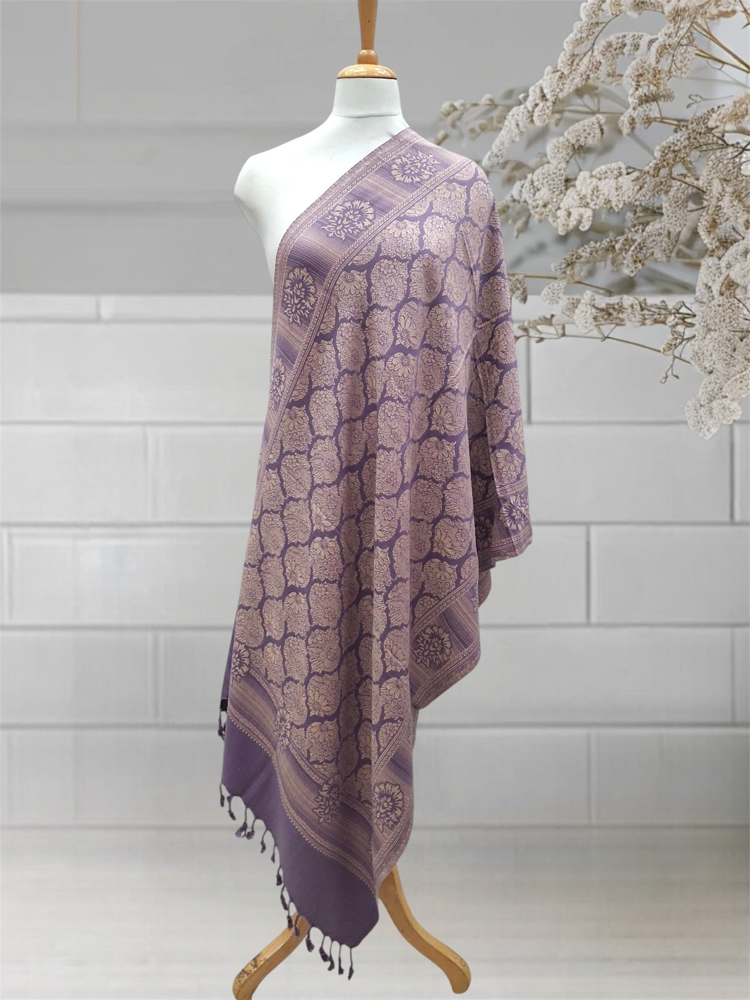 WOMEN'S WOOLEN STOLE