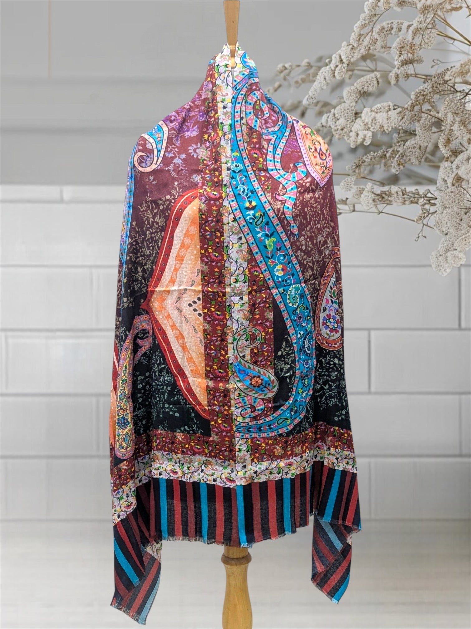 WOMEN'S WOOLEN STOLE