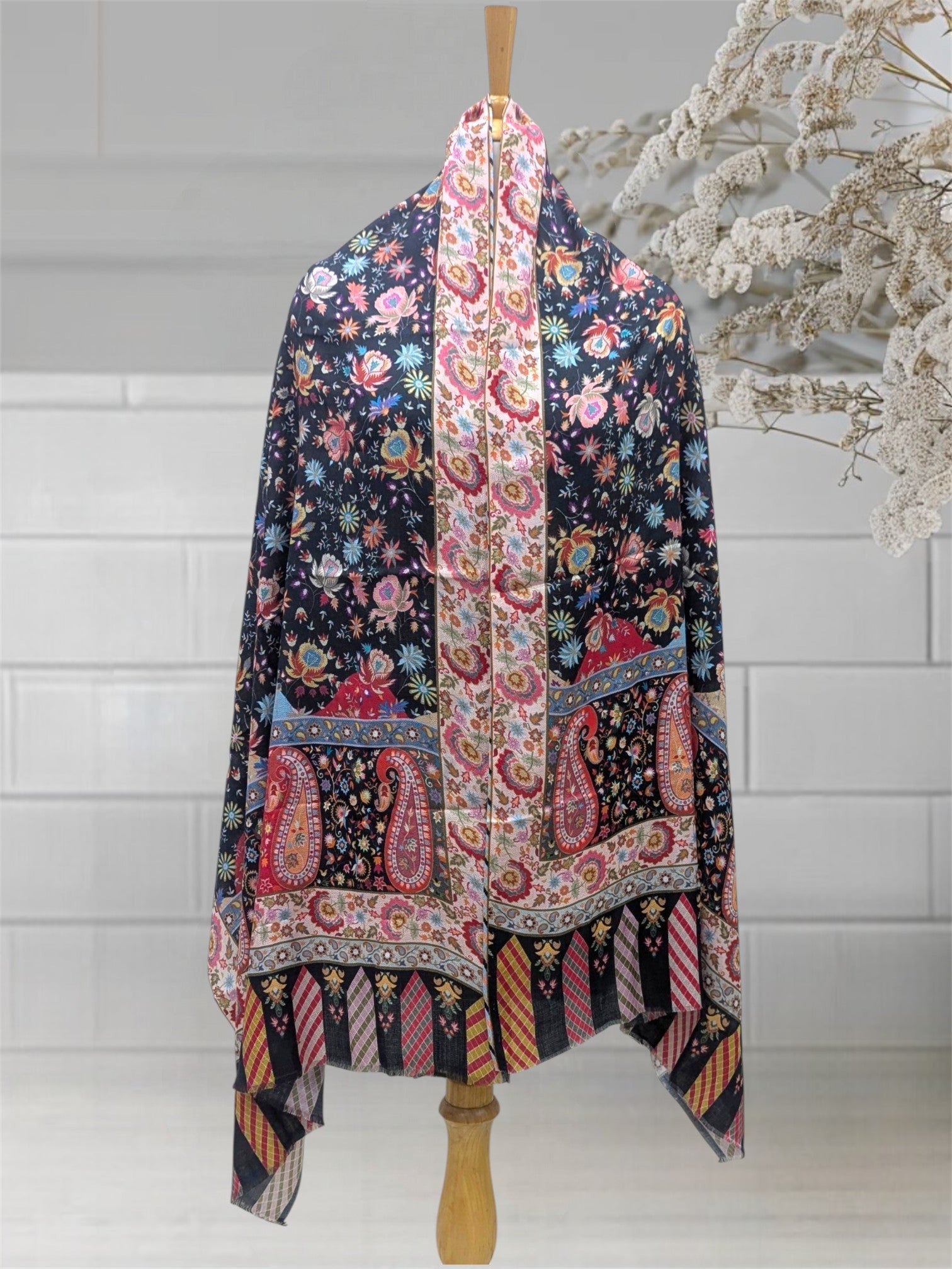 WOMEN'S WOOLEN STOLE