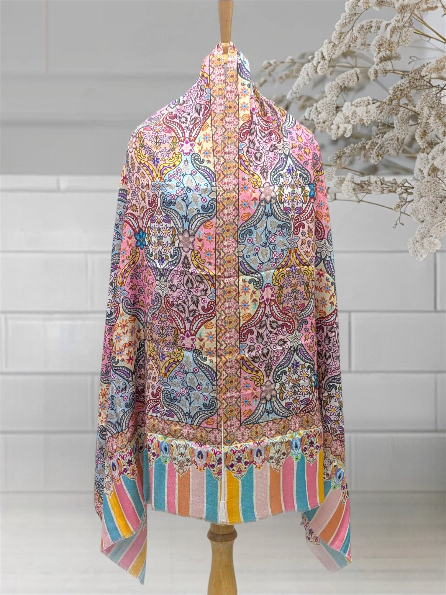 WOMEN'S WOOLEN STOLE